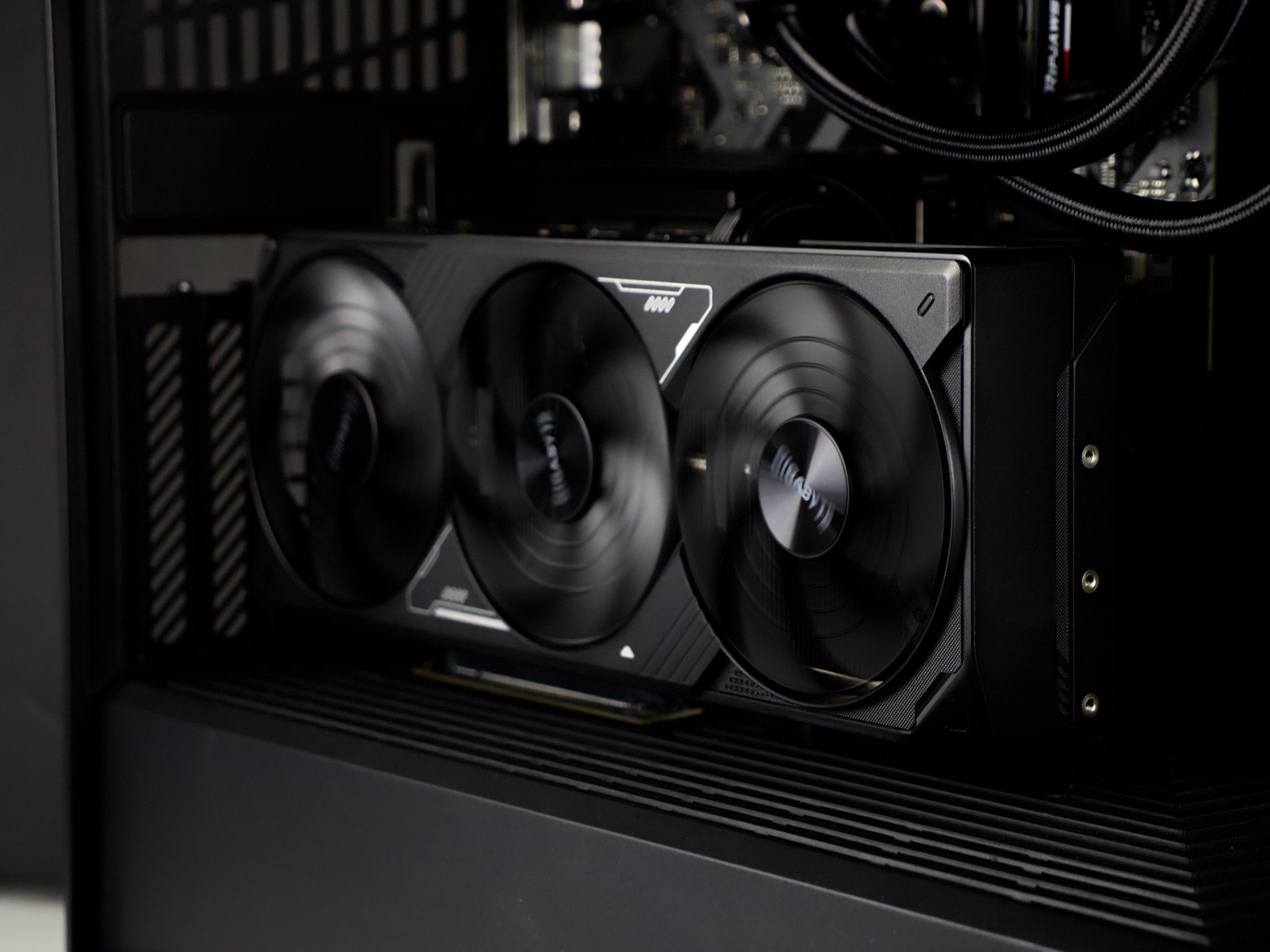 ⚫⚡🗡️Nightfall - Blackout 4K/1440P Gaming PC | RTX 5070 TI, Ryzen 7 9700X, 32GB RAM, 2TB SSD | LCD⚡