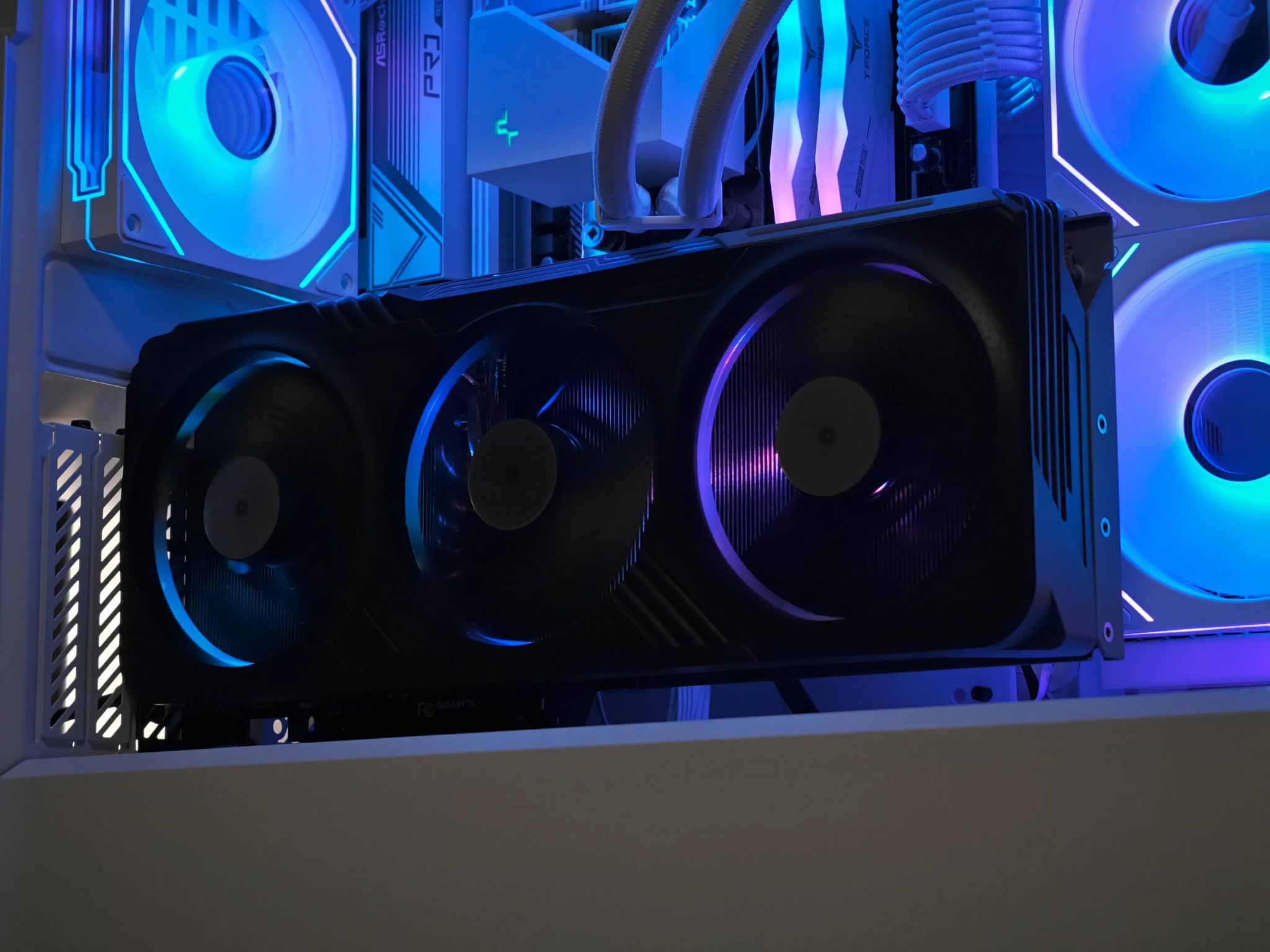 Ryzen 7 7800X3D, RTX 4070 Ti, 32GB DDR5, AM5 | 1440P/4K Gaming PC