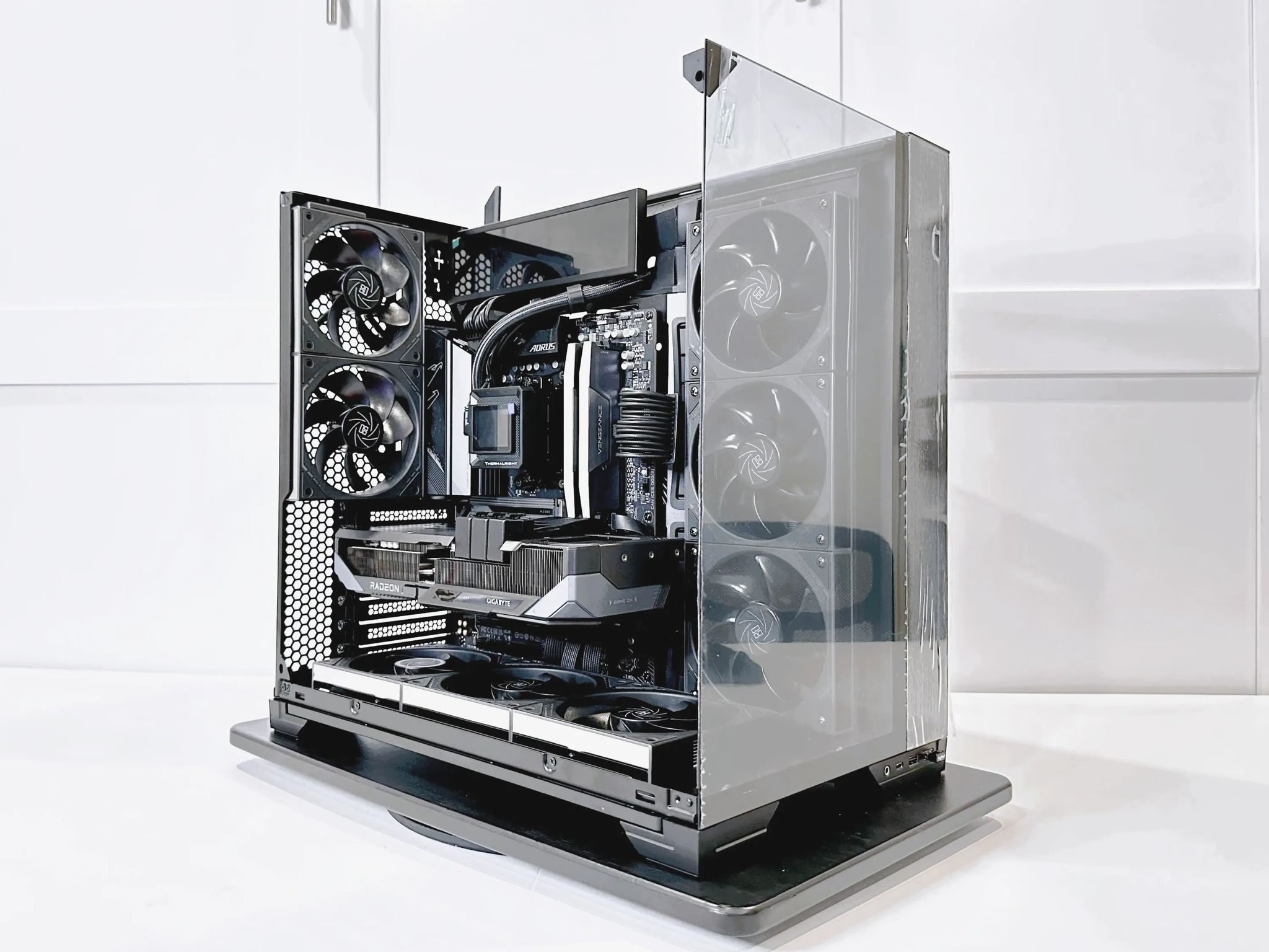 🖤New Gigabyte AMD Radeon RX 9070XT Gaming Overclocked w/ AMD Ryzen 7800X3D / 32GB RAM/ 2TB NVME🖤