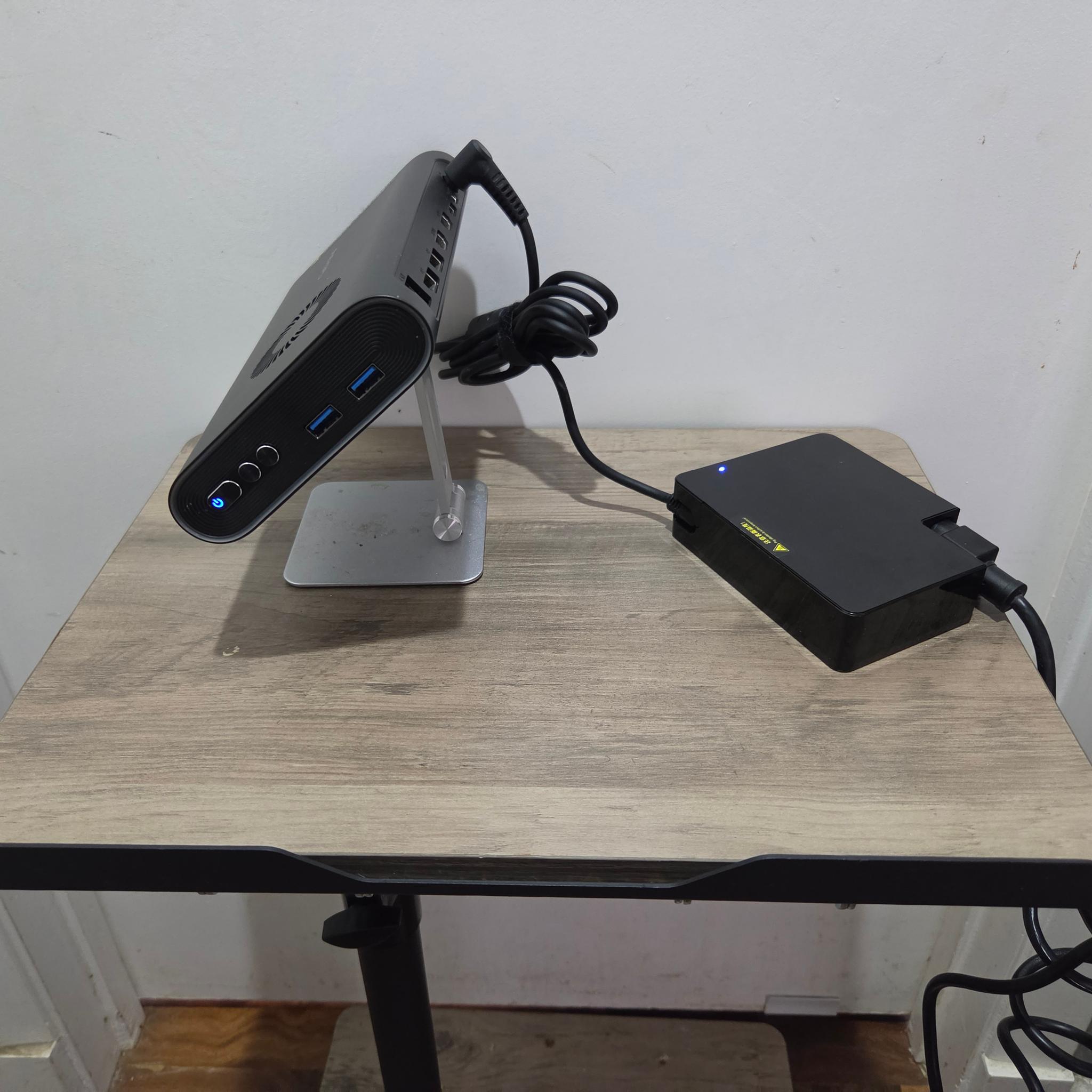 ONEXPLAYER ONEXGPU (7600M XT / 8 GB GDDR 6 VRAM)