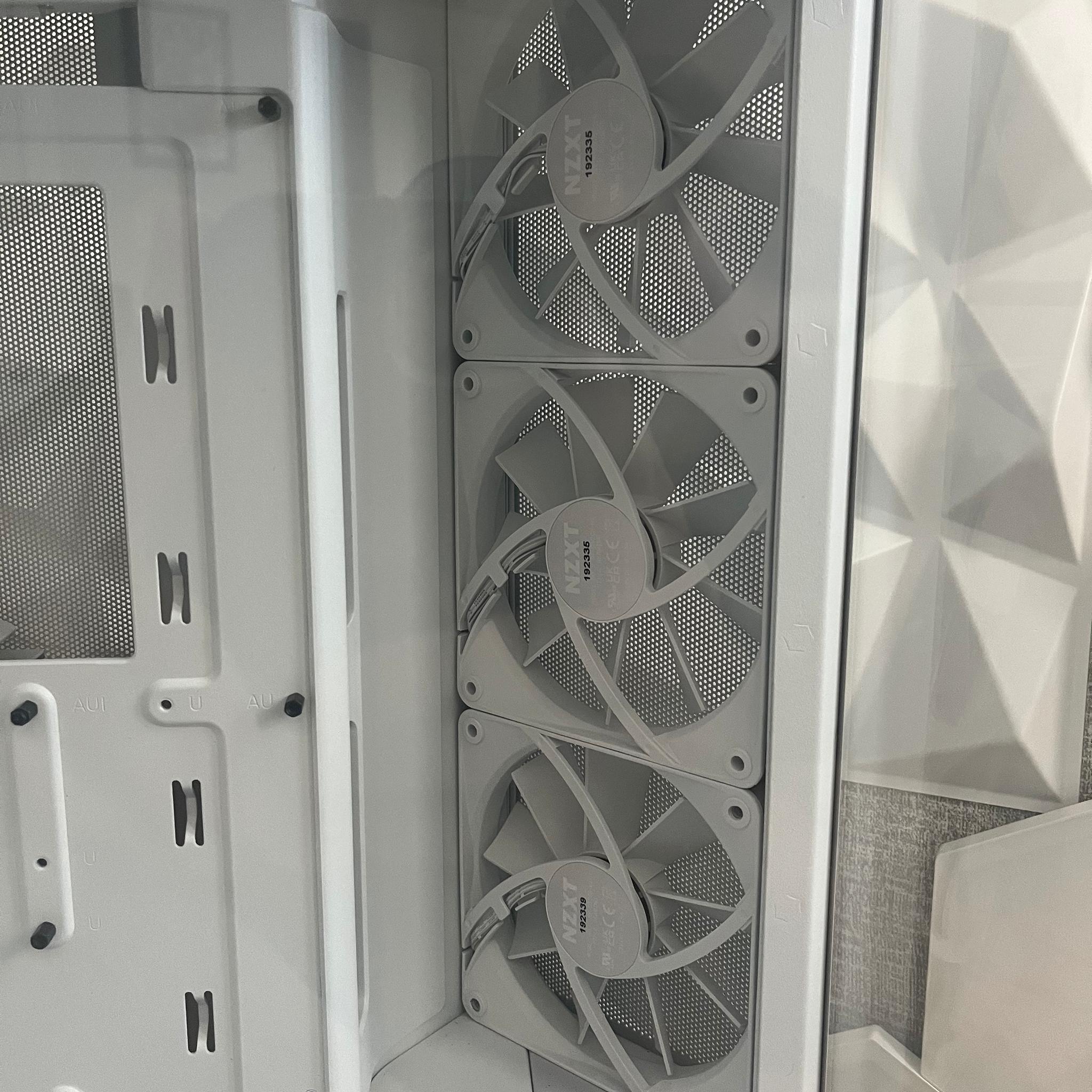 NZXT H6 FLOW MID TOWER AIRFLOW CASE WITH 5 FANS - GREAT CONDITION