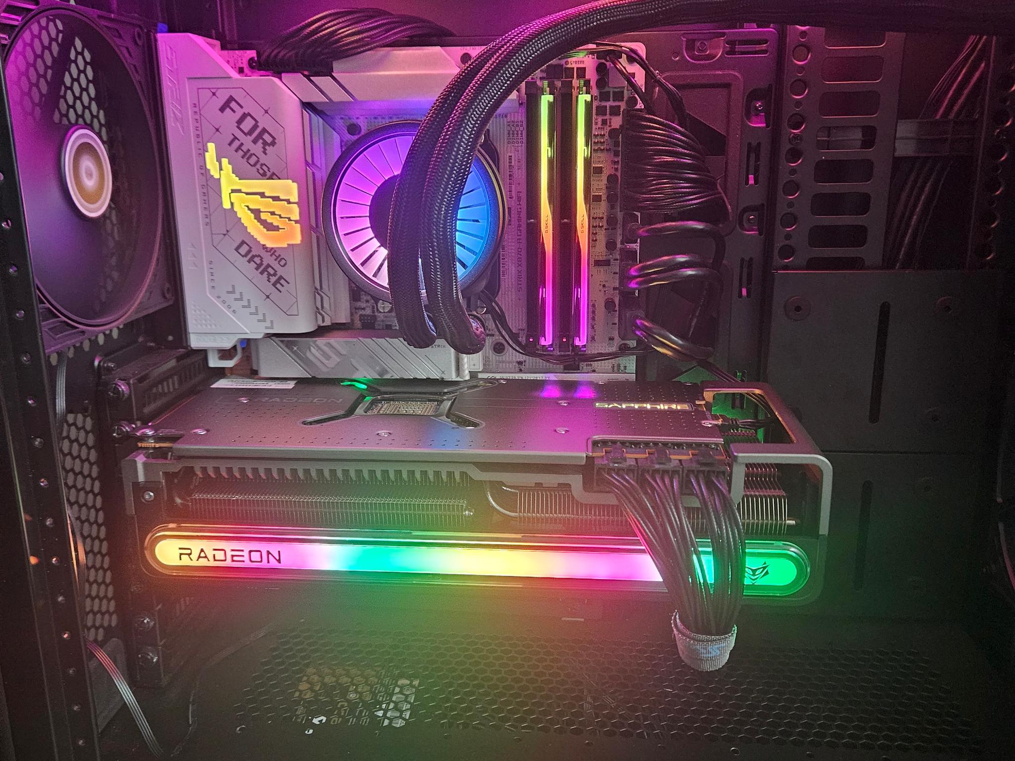 C700M, Sapphire 7900 XTX 24 GB, 4TB + 1 TB Nvme, Ryzen 9 9950X3D, 32 GB RAM , 1200W Seasonic PSU