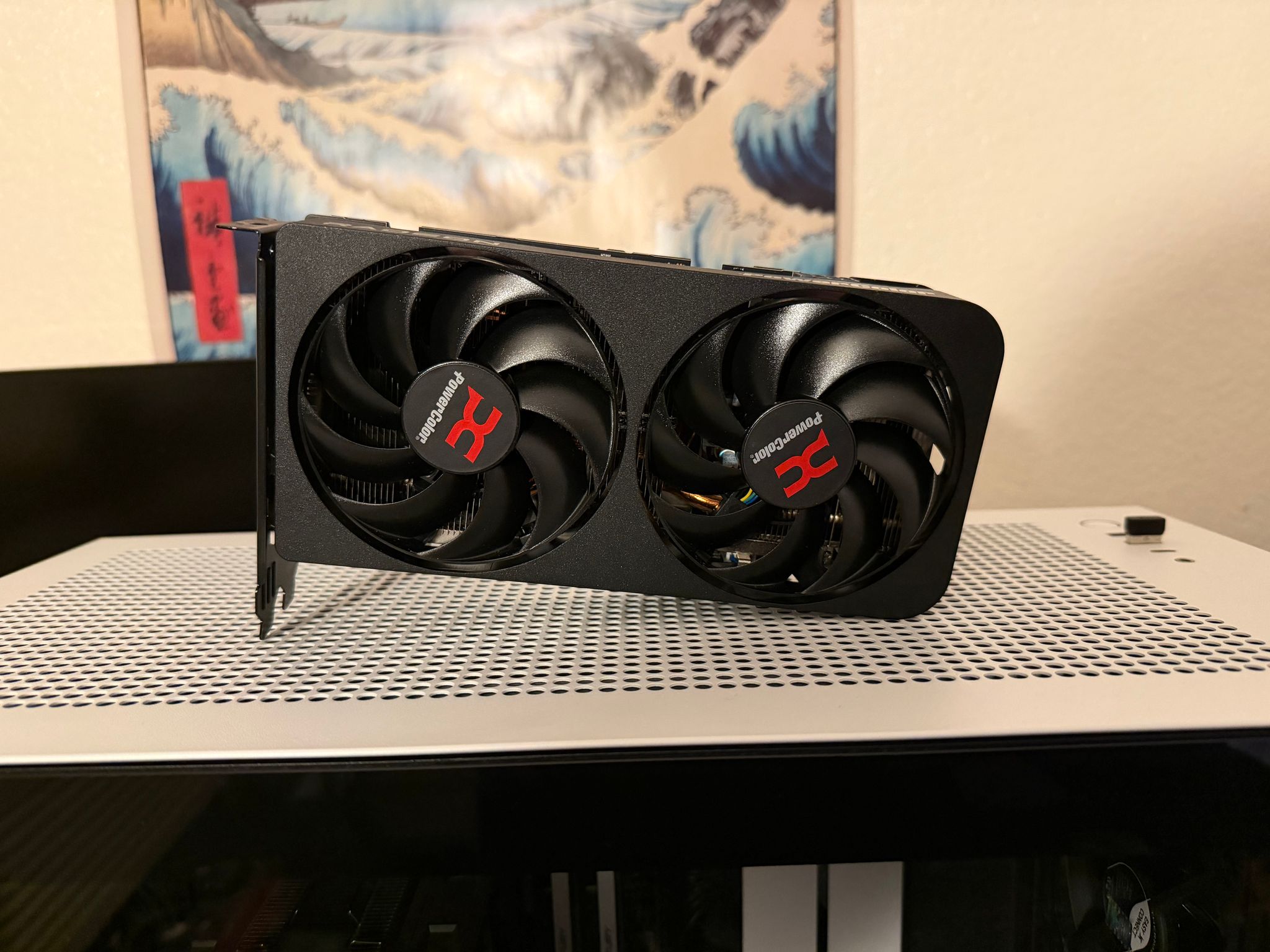 AMD Radeon Power Color 9060XT 16GB
