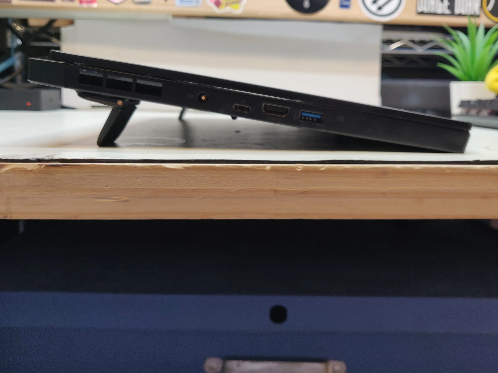 240hz Esports pro Laptop |RTX 2070 i7 10750h | Thunderbolt, USB C PD, IPS, 16gb ram, 1tb NVME, 15.6