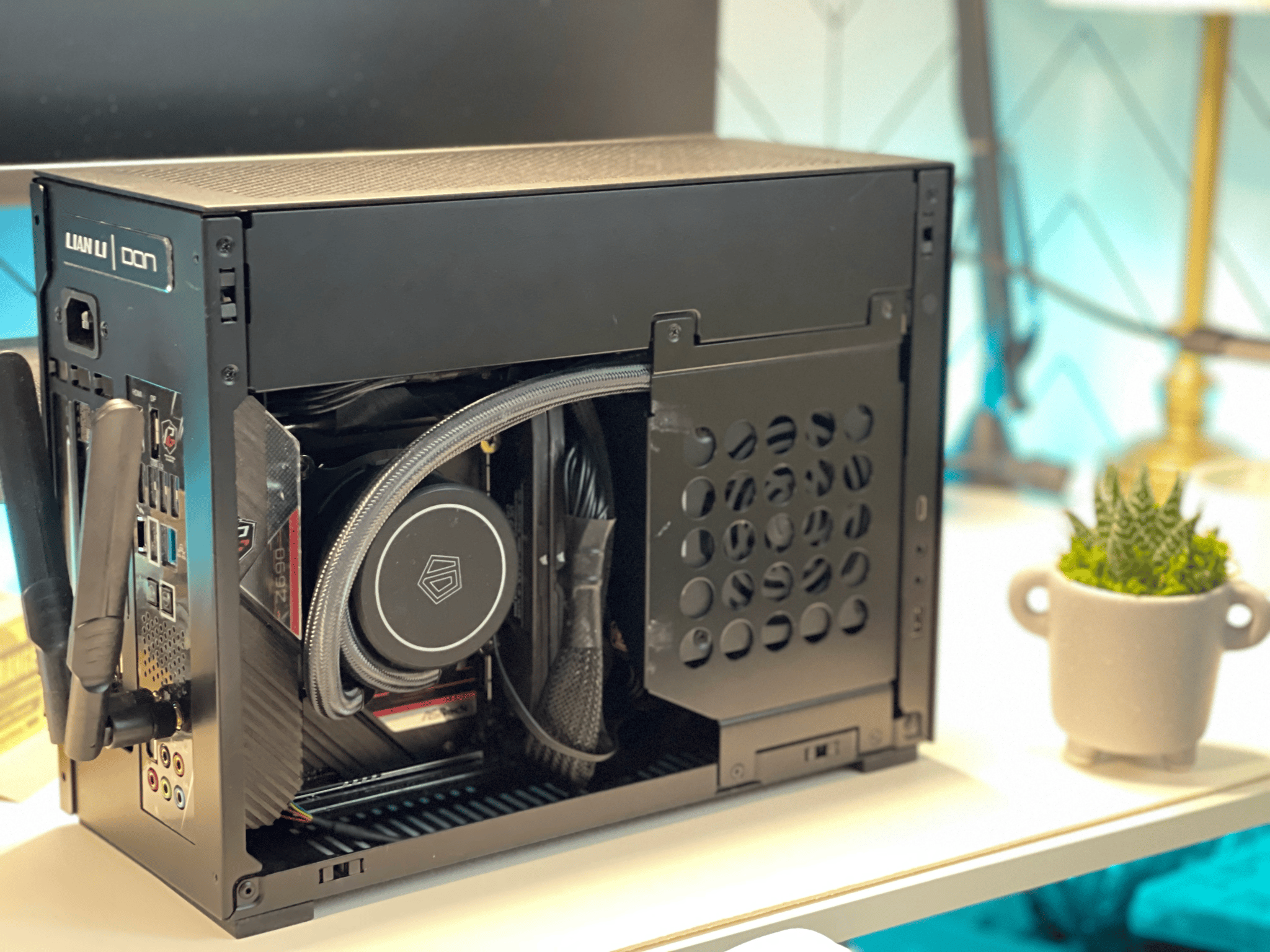 Go Dark 🌑 RTX 3090 FE, i7 13700K, Z690 itx, 32GB DDR5, 1TB nvme, 240mm AIO, Lian Li