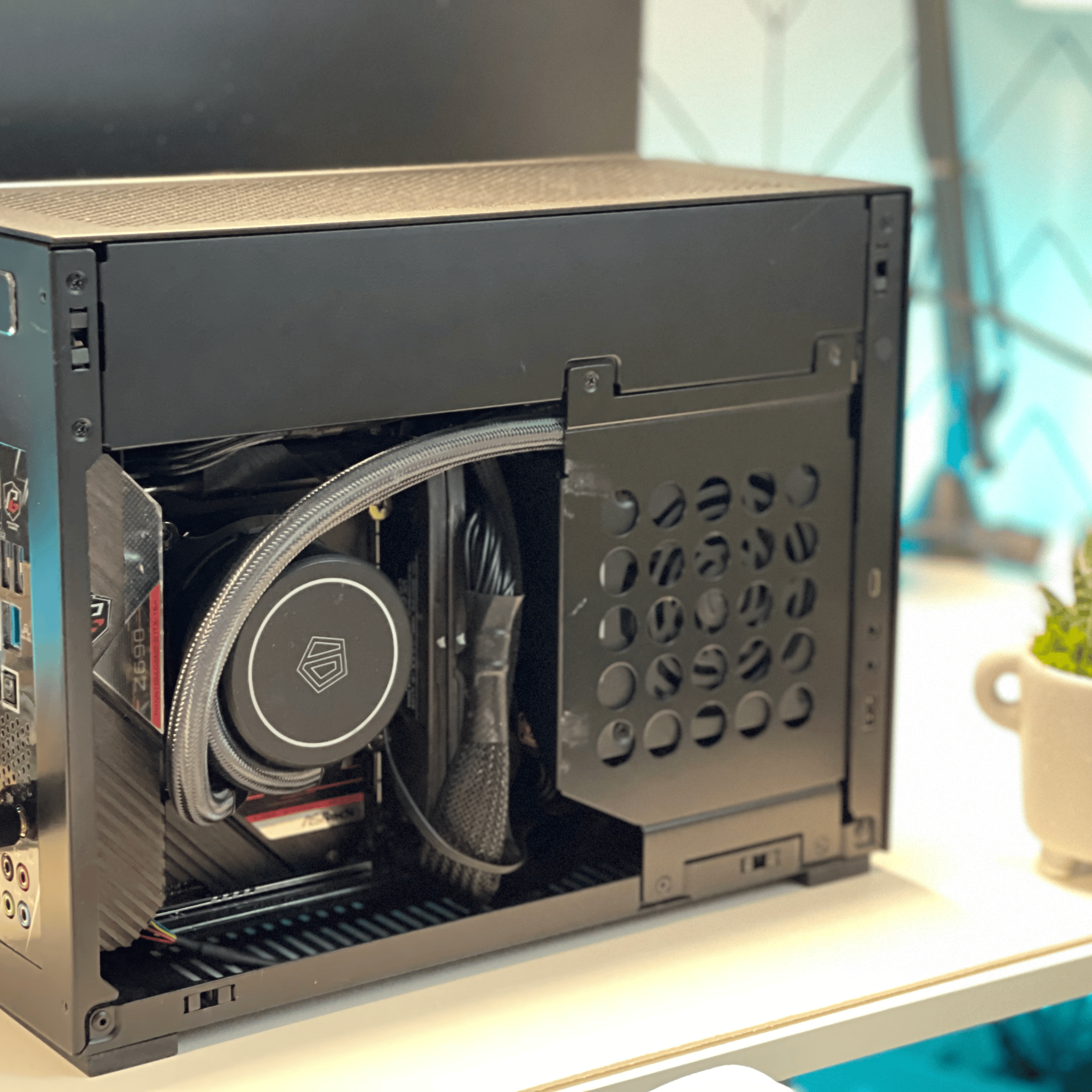 Go Dark 🌑 RTX 3090 FE, i7 13700K, Z690 itx, 32GB DDR5, 1TB nvme, 240mm AIO, Lian Li