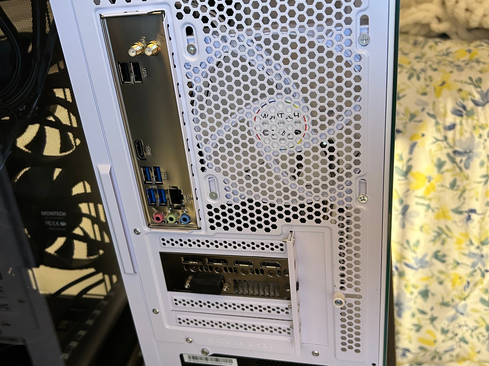 White Gaming PC GTX 1060 6GB w/16GB DDR4 3200MT/s XPG RGB RAM - 512 GB NVMe SSD + 120GB SATA 3 SSD