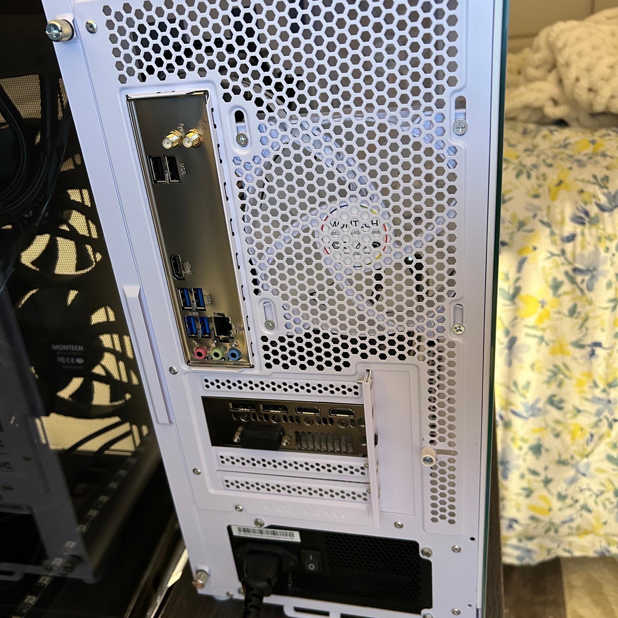 White Gaming PC GTX 1060 6GB w/16GB DDR4 3200MT/s XPG RGB RAM - 512 GB NVMe SSD + 120GB SATA 3 SSD