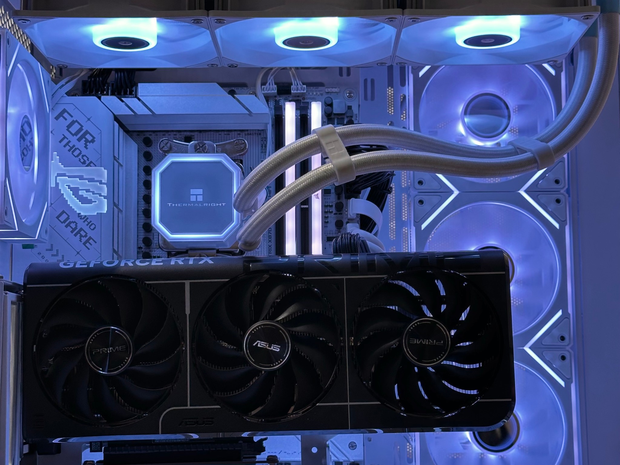 RTX 5080 / Ryzen 9 9900X3D / 32GB 6000MHz DDR5 / 2TB Samsung 990 Evo / x870