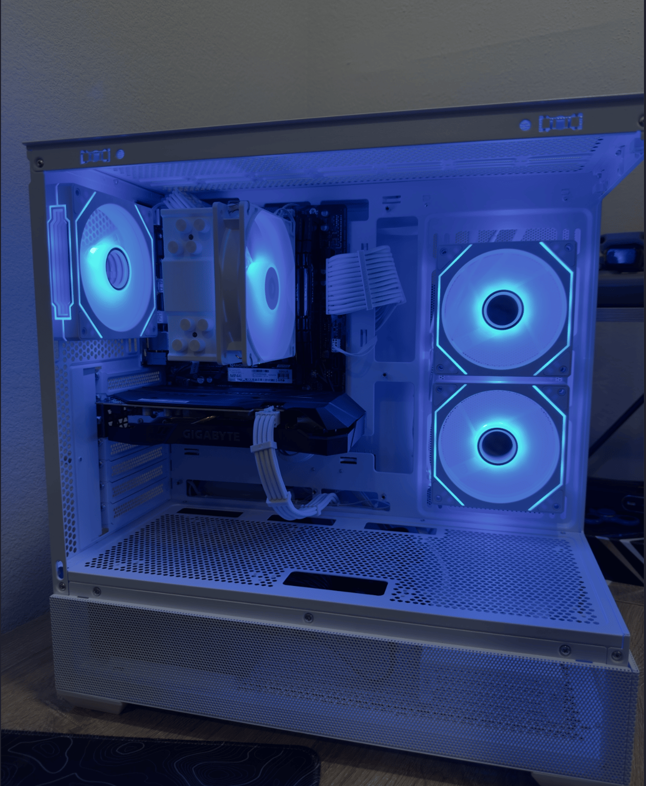 ⚪️ White RTX PC ⚪️