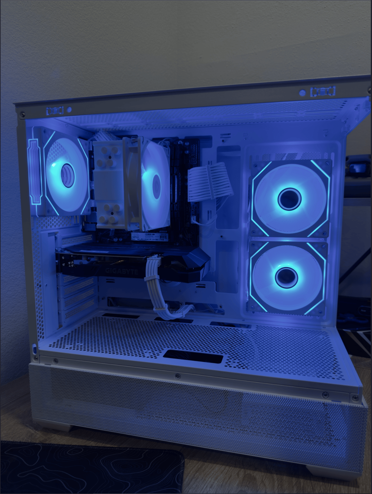 ⚪️ White RTX PC ⚪️