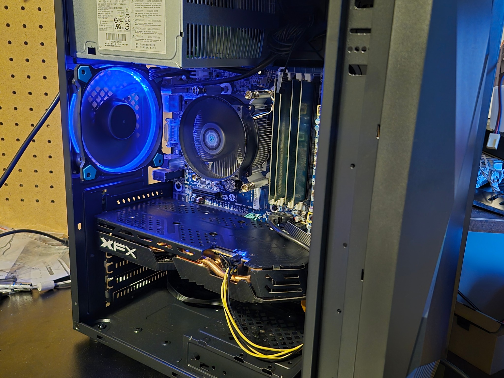 100 FPS Fortnite | i5-4570, 16GB RAM, 500GB SSD, RX 580 8GB, RGB, Wifi