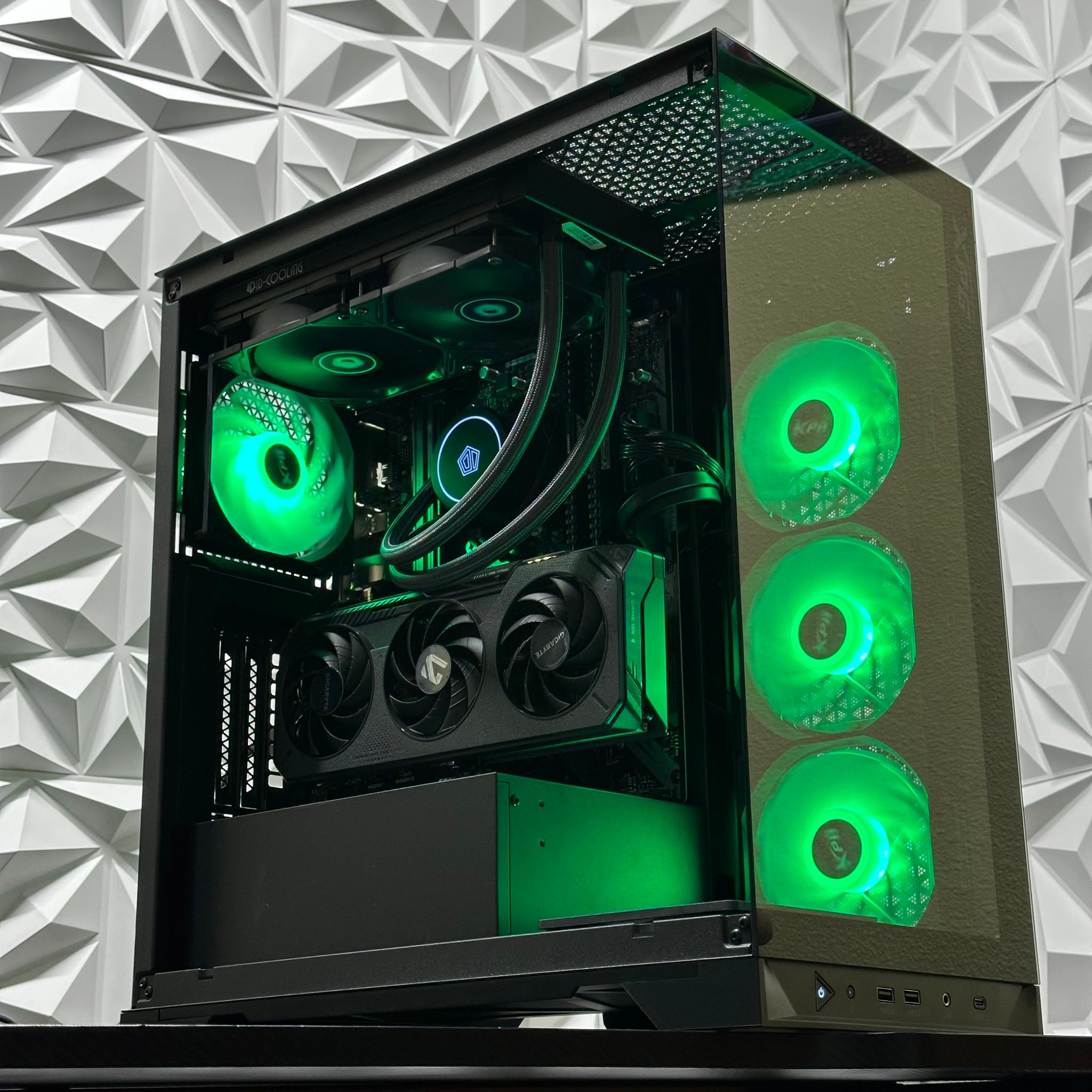 Gaming pc / Ryzen 5 5600x / RTX 5060 / 32GB 3200MHz Ram / 1TB crucial SSD / B550 / windows 11 pro