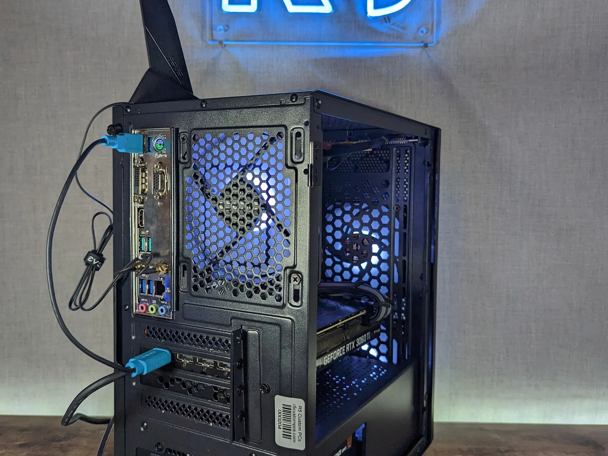 RTX 3060ti // Ryzen 3600x // 16GB 3600Mhz DDR4 // 1TB NVMe SSD // WiFi