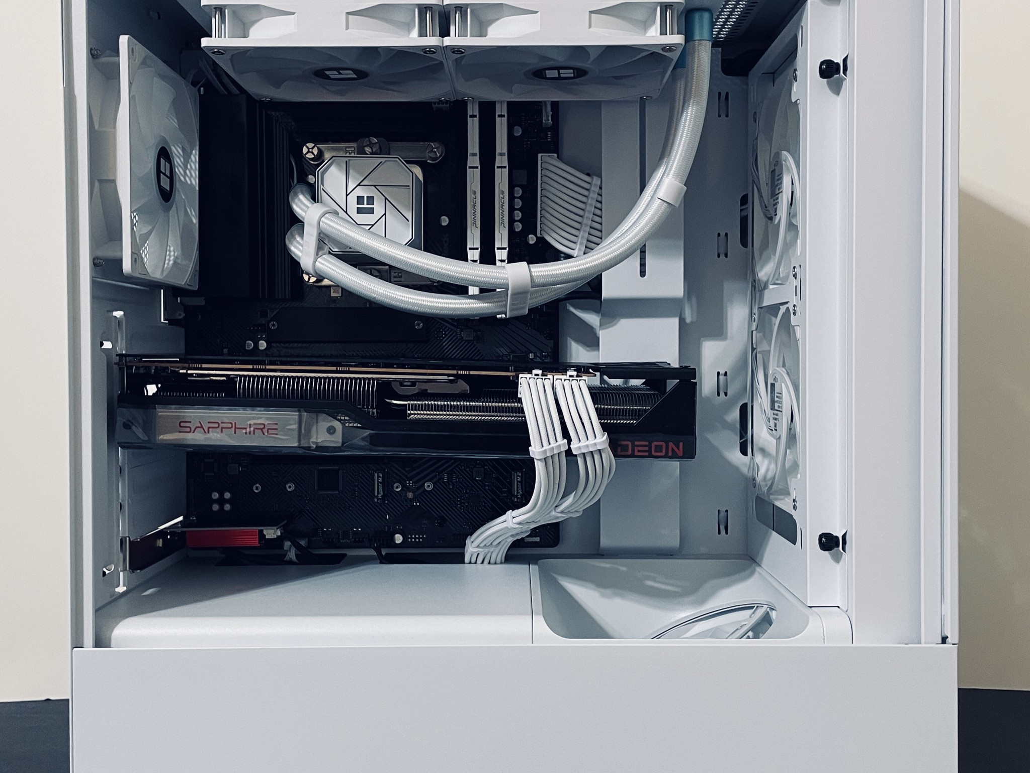 ❄️Liquid Cooled 4K/1440p White Gaming PC - RX 6800 XT 16GB ● i5 12600KF ● 32GB RAM ● 1TB NVMe SSD