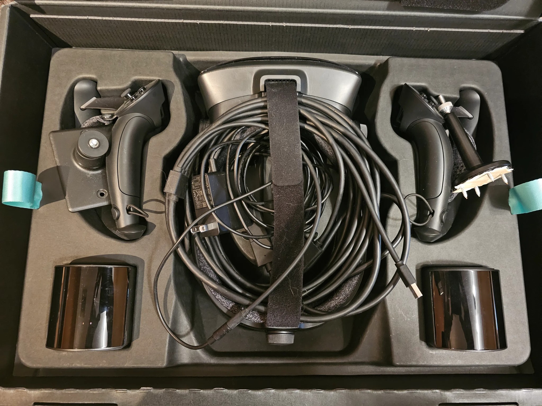 Valve Index complete kit with 3rd lighthouse