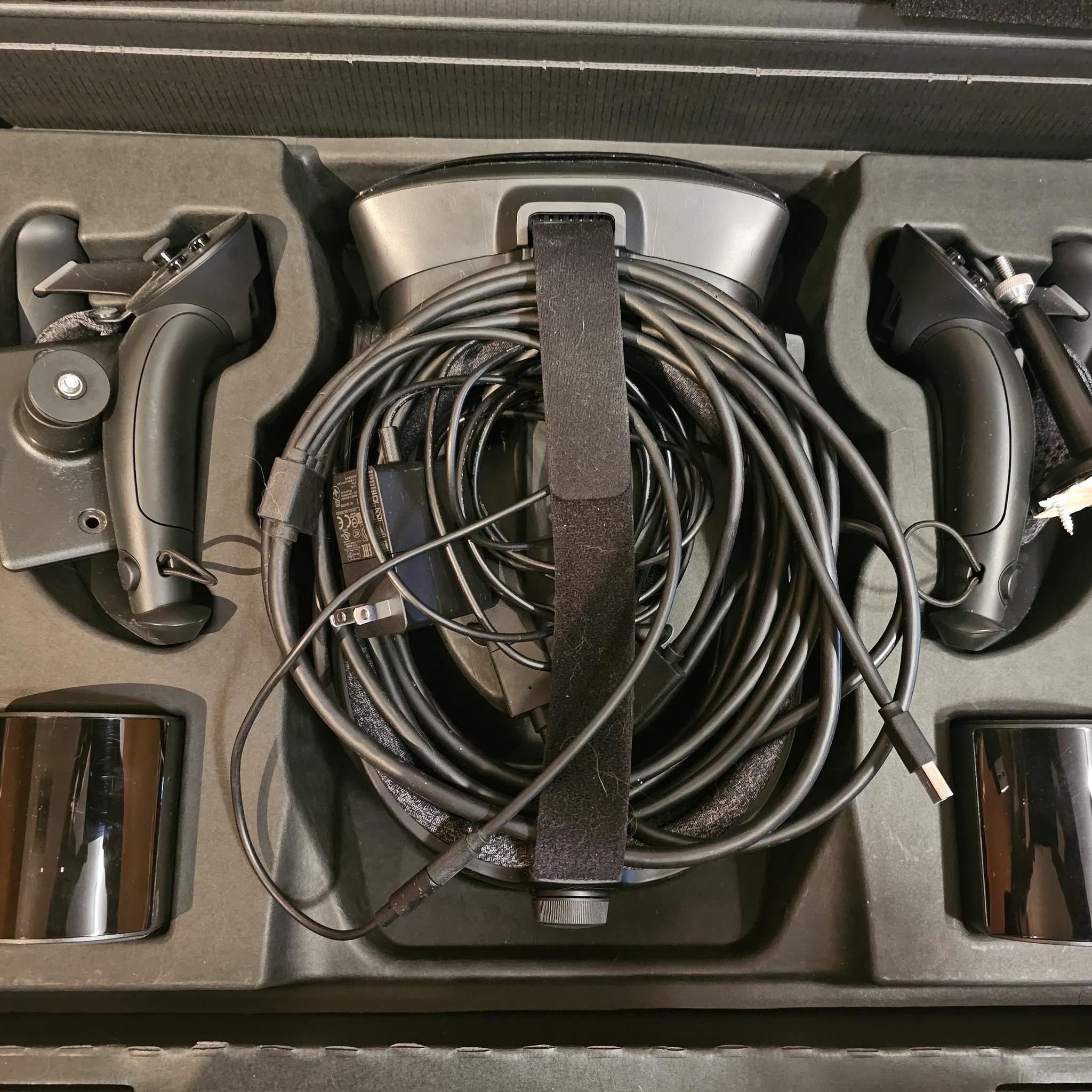 Valve Index complete kit with 3rd lighthouse