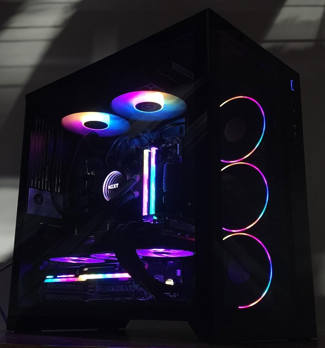 Gaming PC Ryzen 7 7700 32GB RAM 2TB SSD RX 7700 XT 12GB Windows 11 Computer