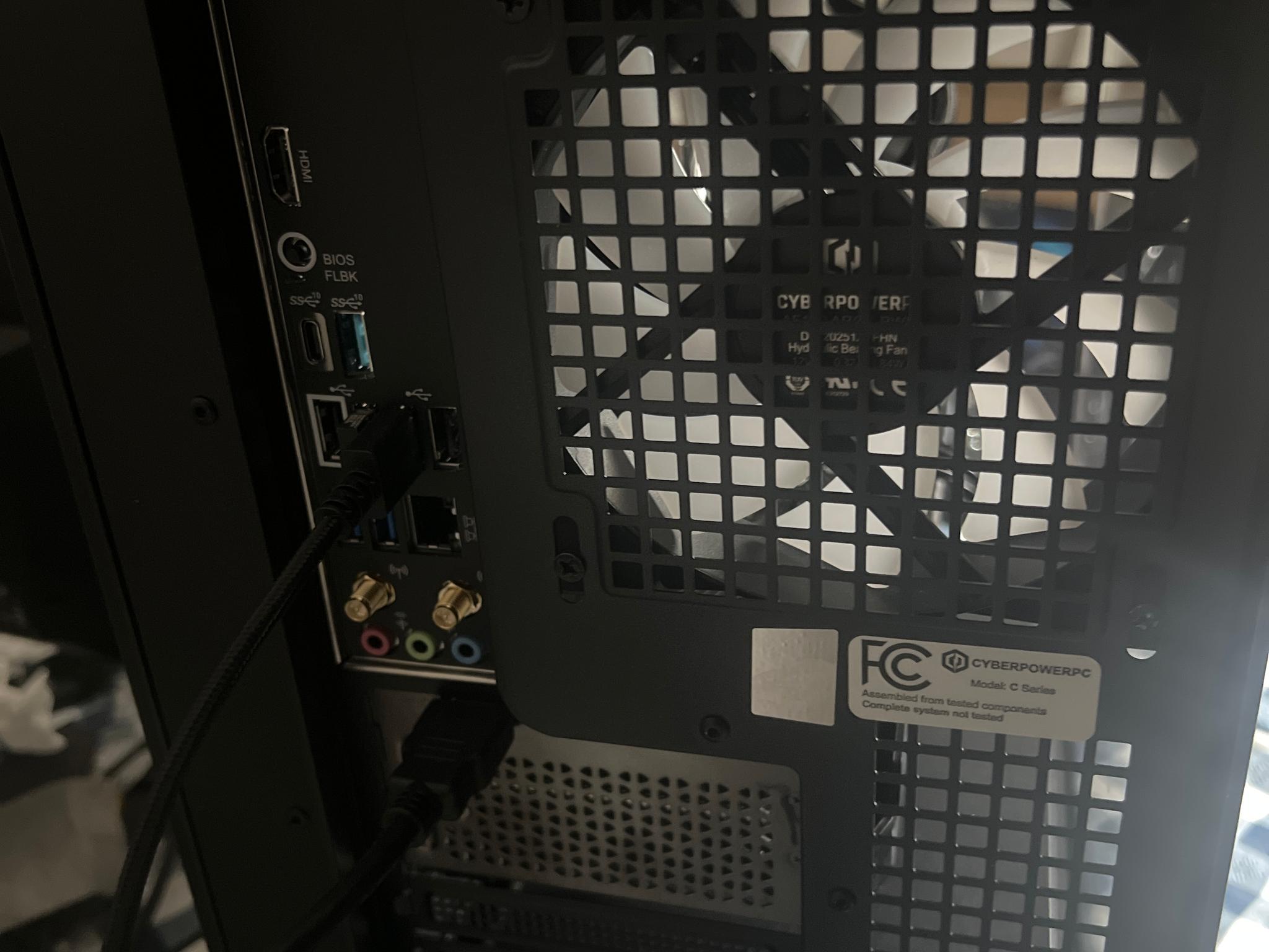 AMD Ryzen 7 9800X3D, GeForce RTX 5070 Ti 16GB, 32GB RAM, 2TB SSD, Windows 11 Home