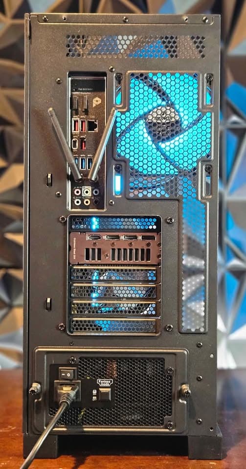 ⚪⚫️Stealth⚫️⚪ Gaming PC ( Ryzen 7 + RTX 4070 Super)