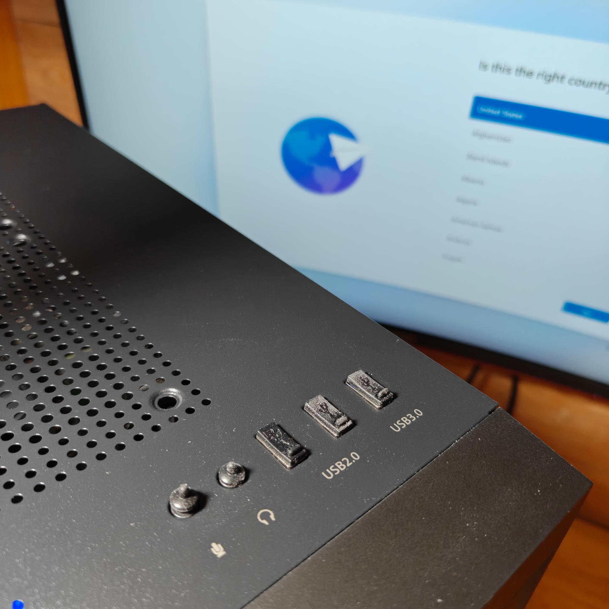 BUDGET GAMING PC Windows 11, i5-10505, GTX 1660 Super, 16GB RAM, 512GB M.2