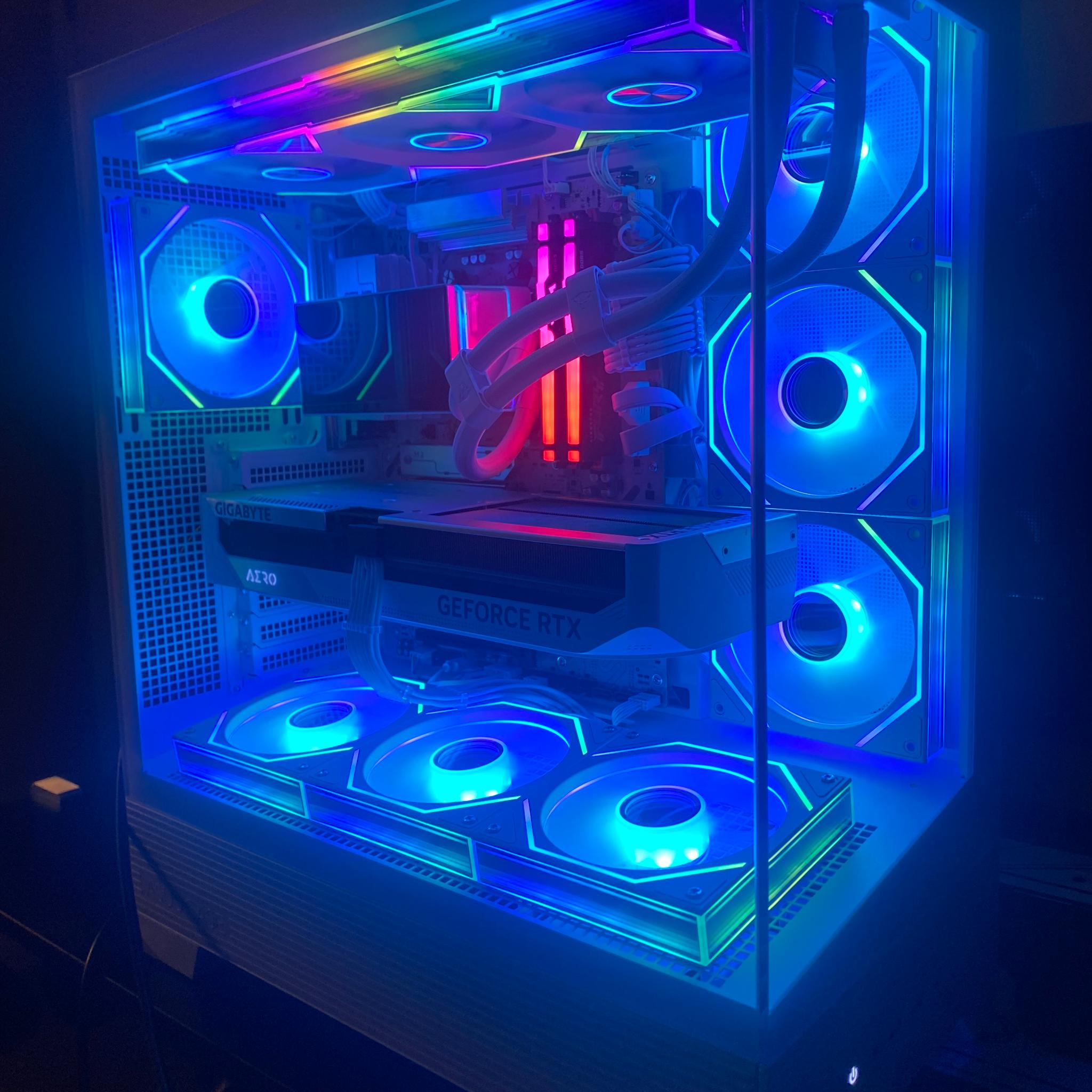 ALL-WHITE GAMING PC | RYZEN 7 9700X | RTX 4070 Ti AERO | 32GB DDR5 | 1TB