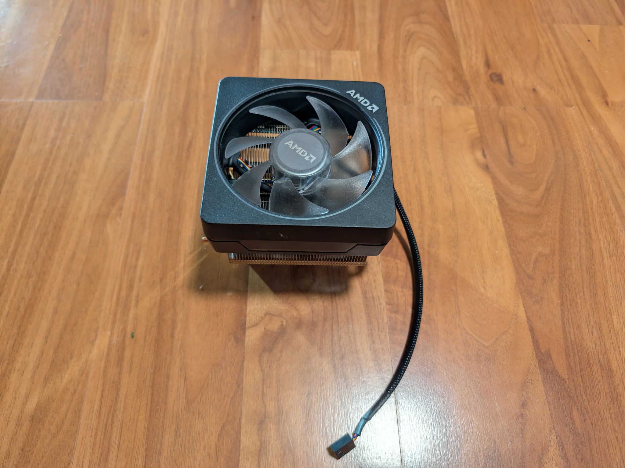 AMD Wraith Prism LED RGB CPU Cooler