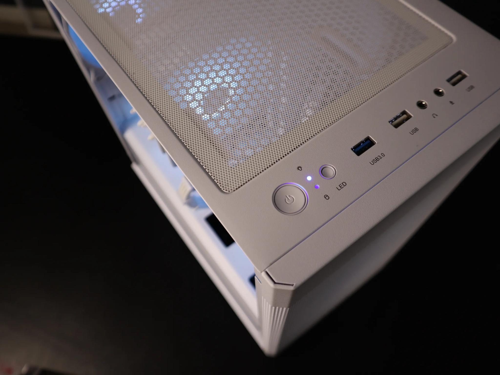 NEW  GAMING PC | 1440P | INTEL 12600KF | RX7600 | 1TB | WHITE | All Parts Brand New