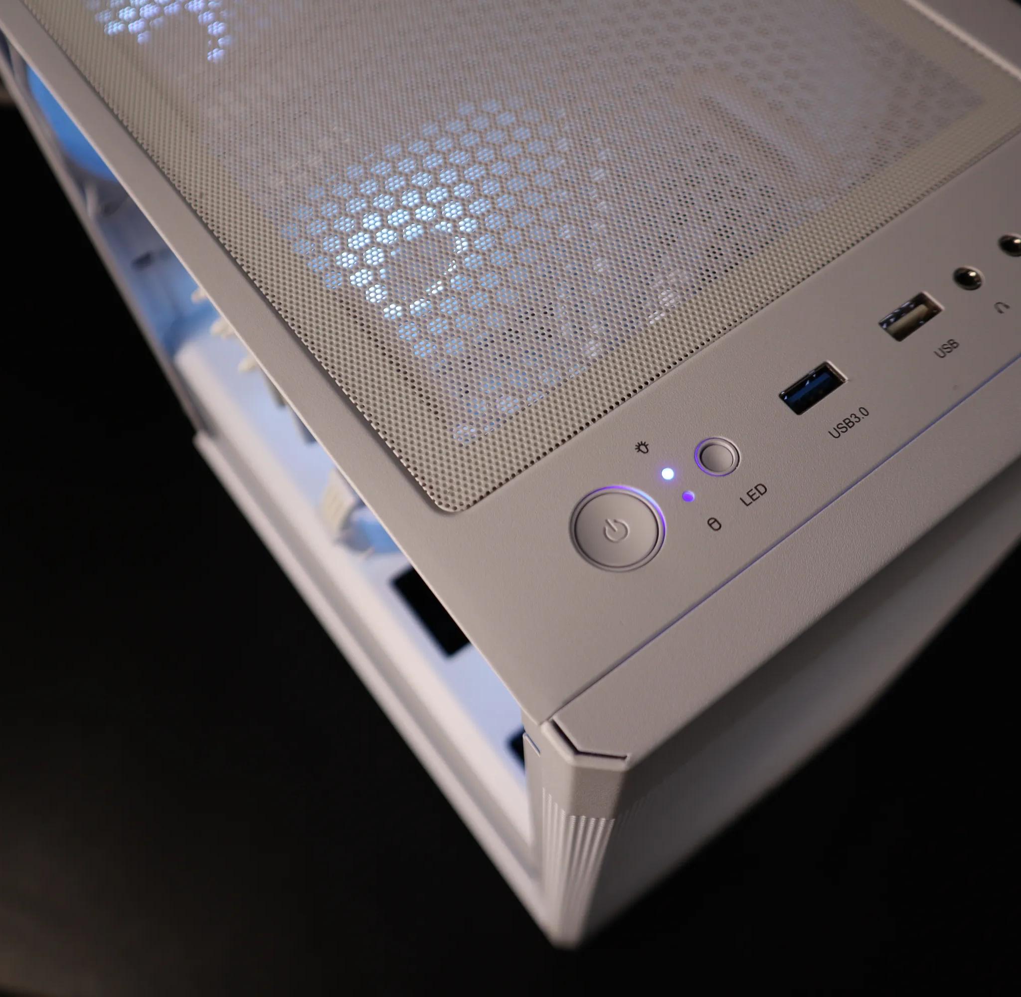 NEW  GAMING PC | 1440P | INTEL 12600KF | RX7600 | 1TB | WHITE | All Parts Brand New