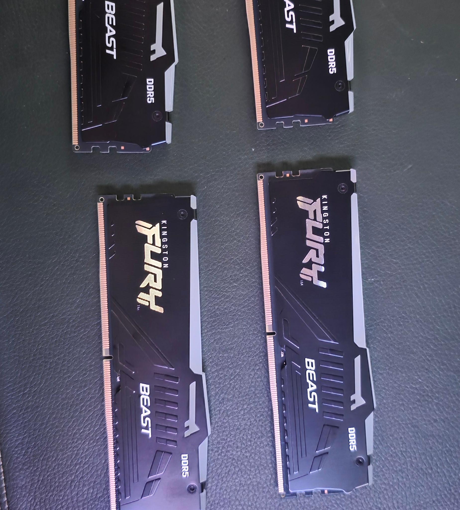 64GB DDR5 6000MHZ (16Gx4) - Kingston Fury RGB