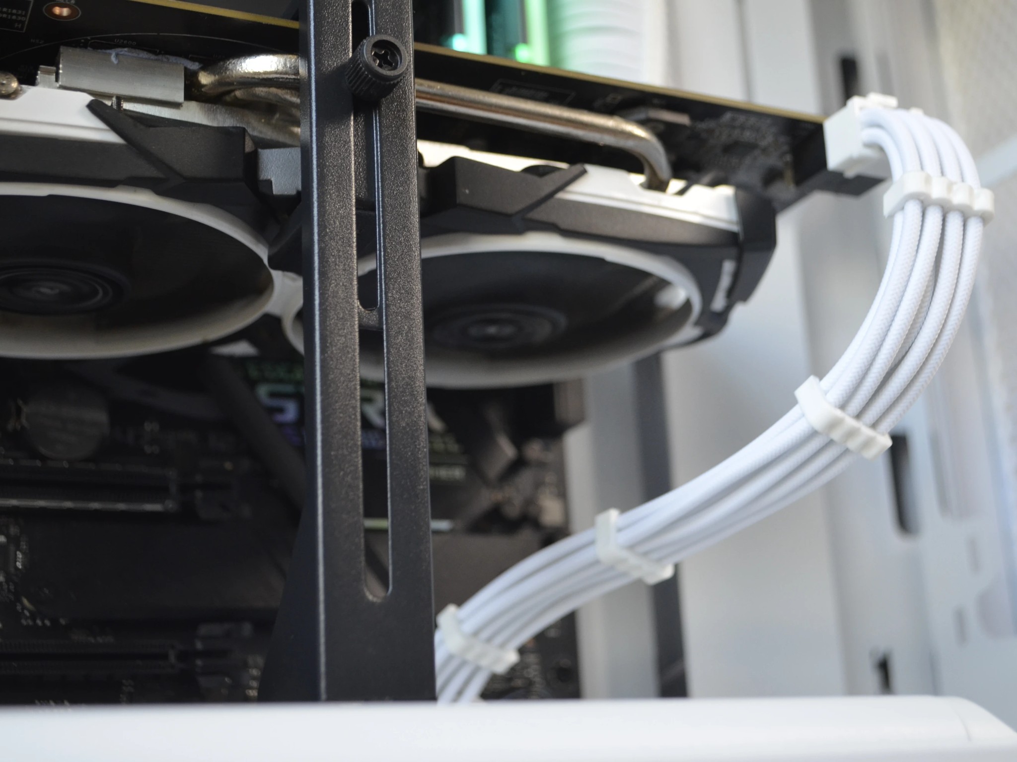 CREST | Ryzen 5 3600 / RX 580 4G, 16GB RAM | Entry Level 1080p Gaming PC