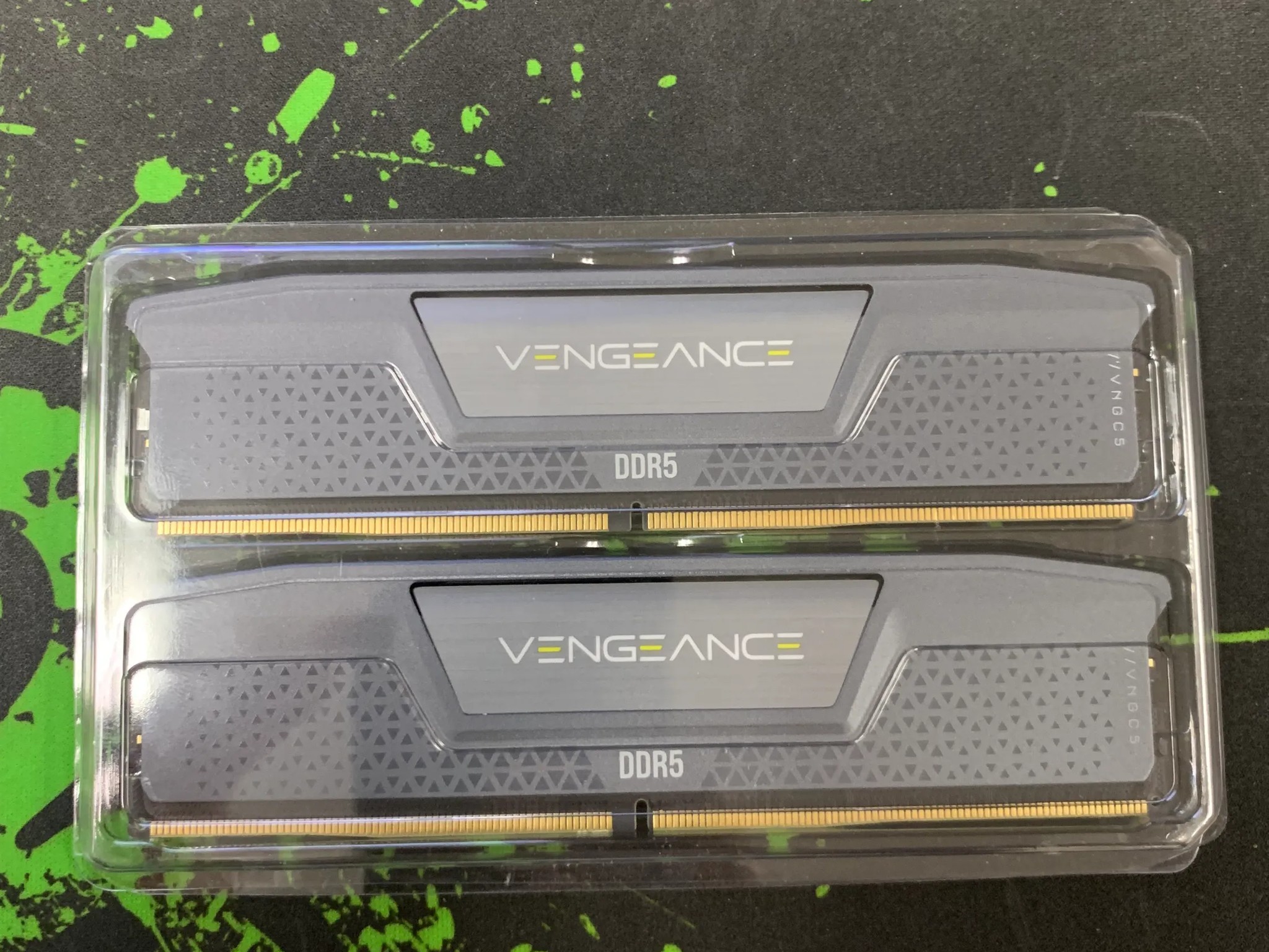 CORSAIR Vengeance DDR5 RAM 32GB (2x16GB) 6000MHz CL30 AMD Expo