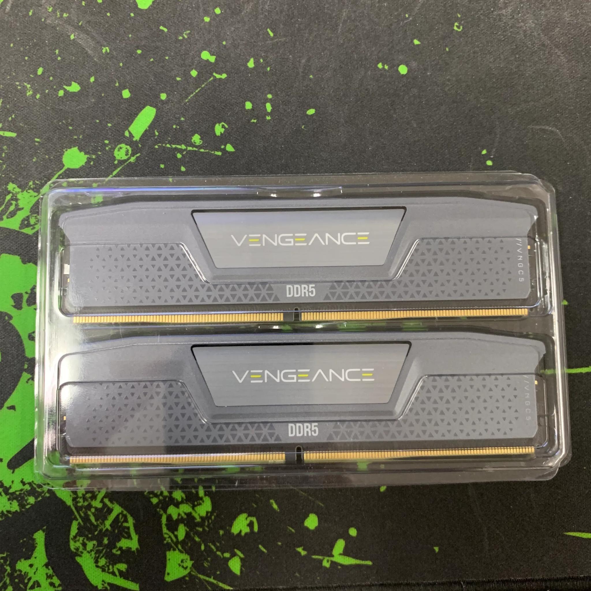 CORSAIR Vengeance DDR5 RAM 32GB (2x16GB) 6000MHz CL30 AMD Expo