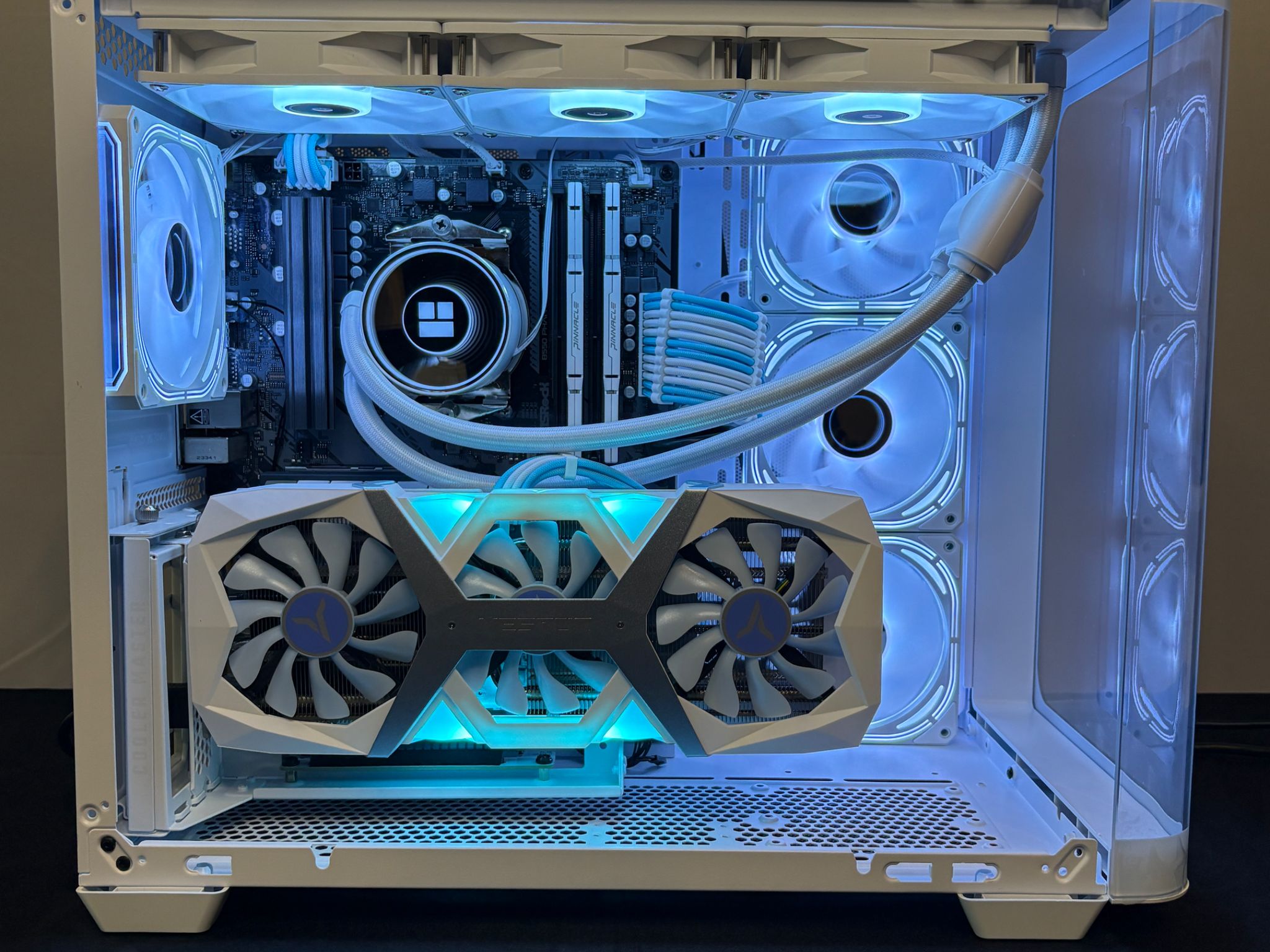 🤍 Aesthetic Gaming PC 💙 | Nvidia RTX 4060 Ti | Ryzen 7 5700X | 1TB SSD
