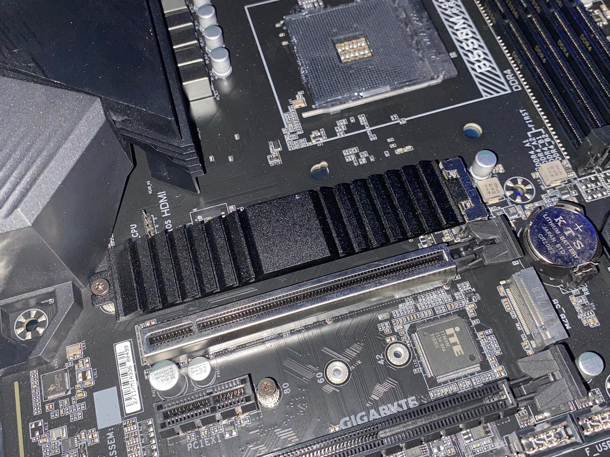 Gigabyte Aorus B550M Pro-P M-ATX AM4 Motherboard - w/ free ssd heat sink- Used 1 month - Bios F14
