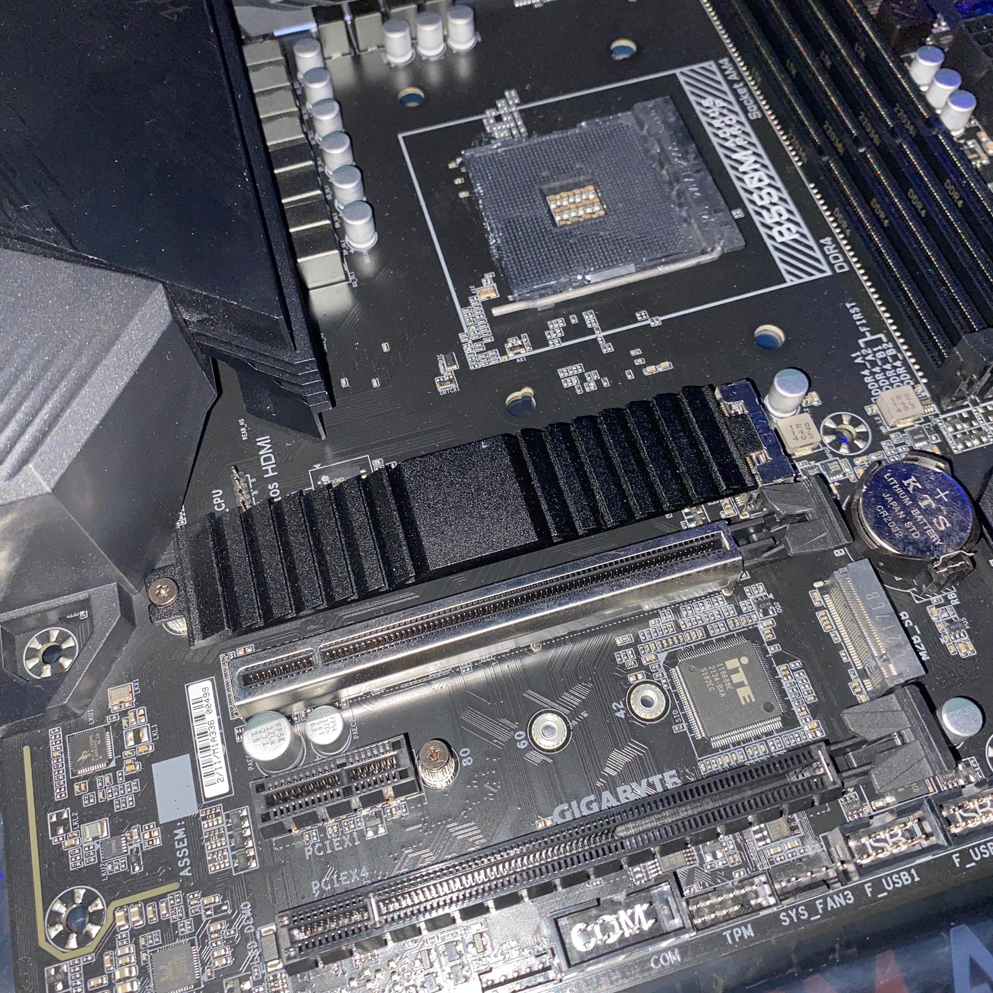 Gigabyte Aorus B550M Pro-P M-ATX AM4 Motherboard - w/ free ssd heat sink- Used 1 month - Bios F14