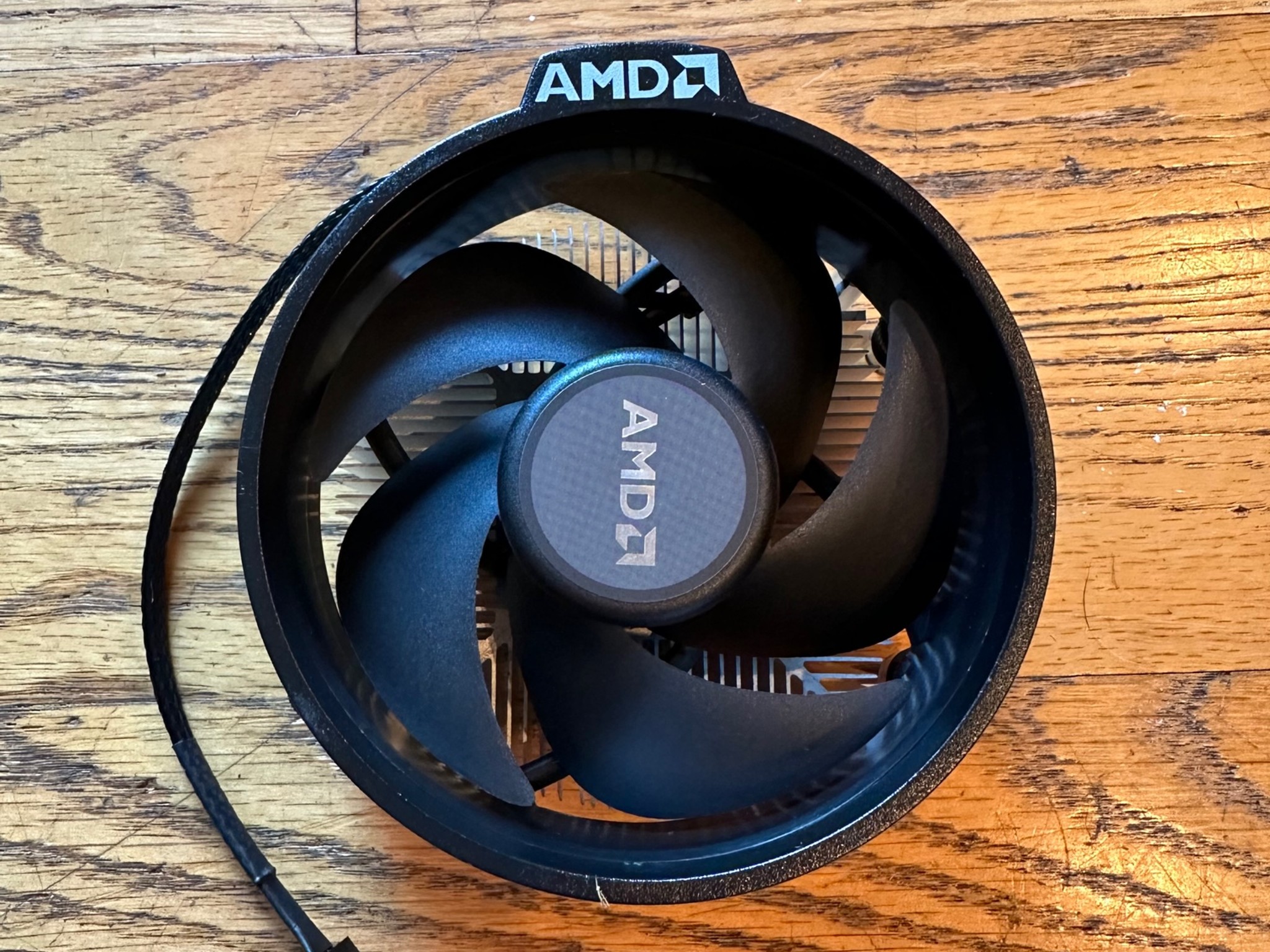 Ryzen 7 2700x w/ Wraith Stealth Cooler.
