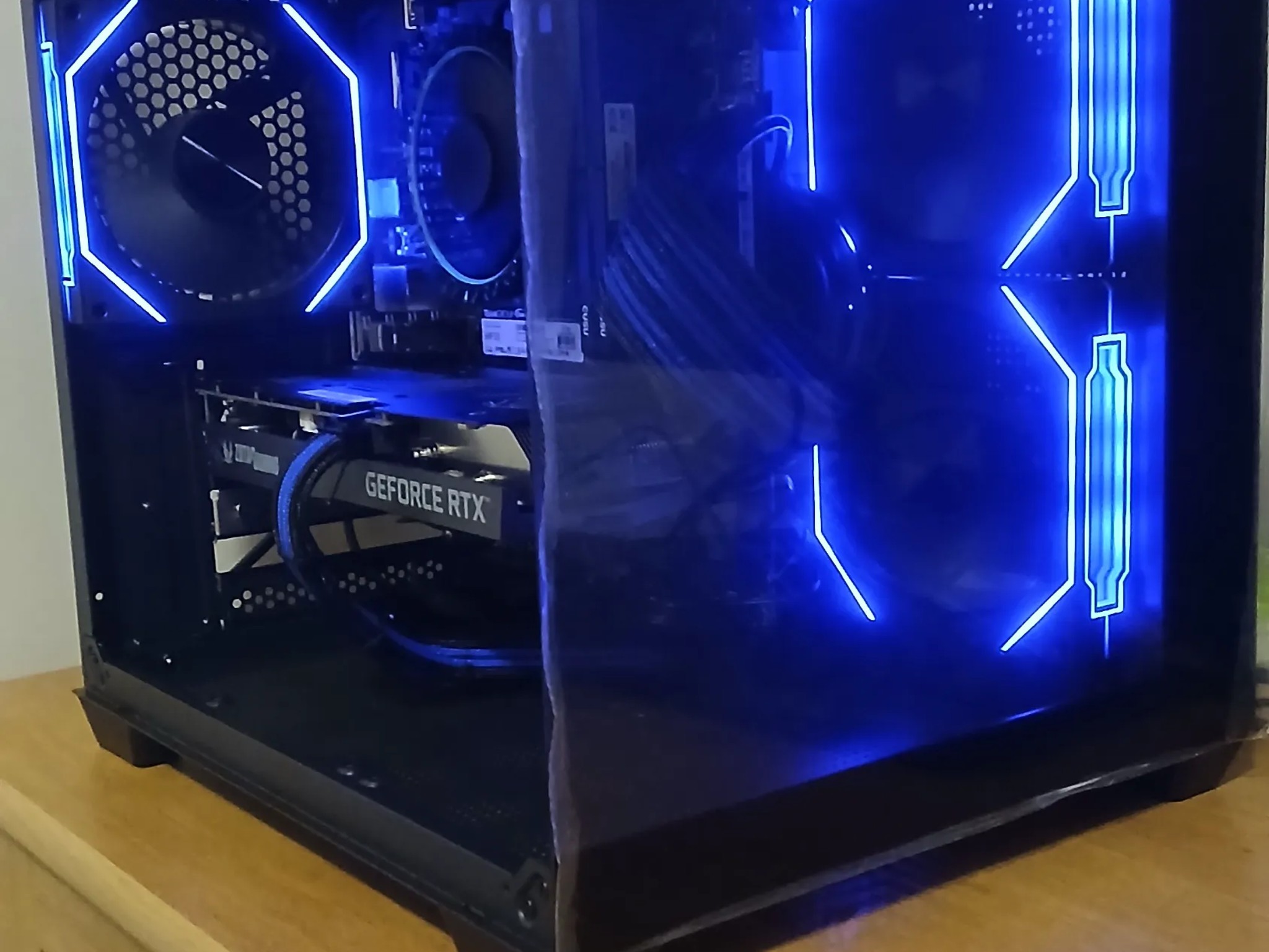 RTX 3060 12GB | Intel i3 12100F | 16GB RAM