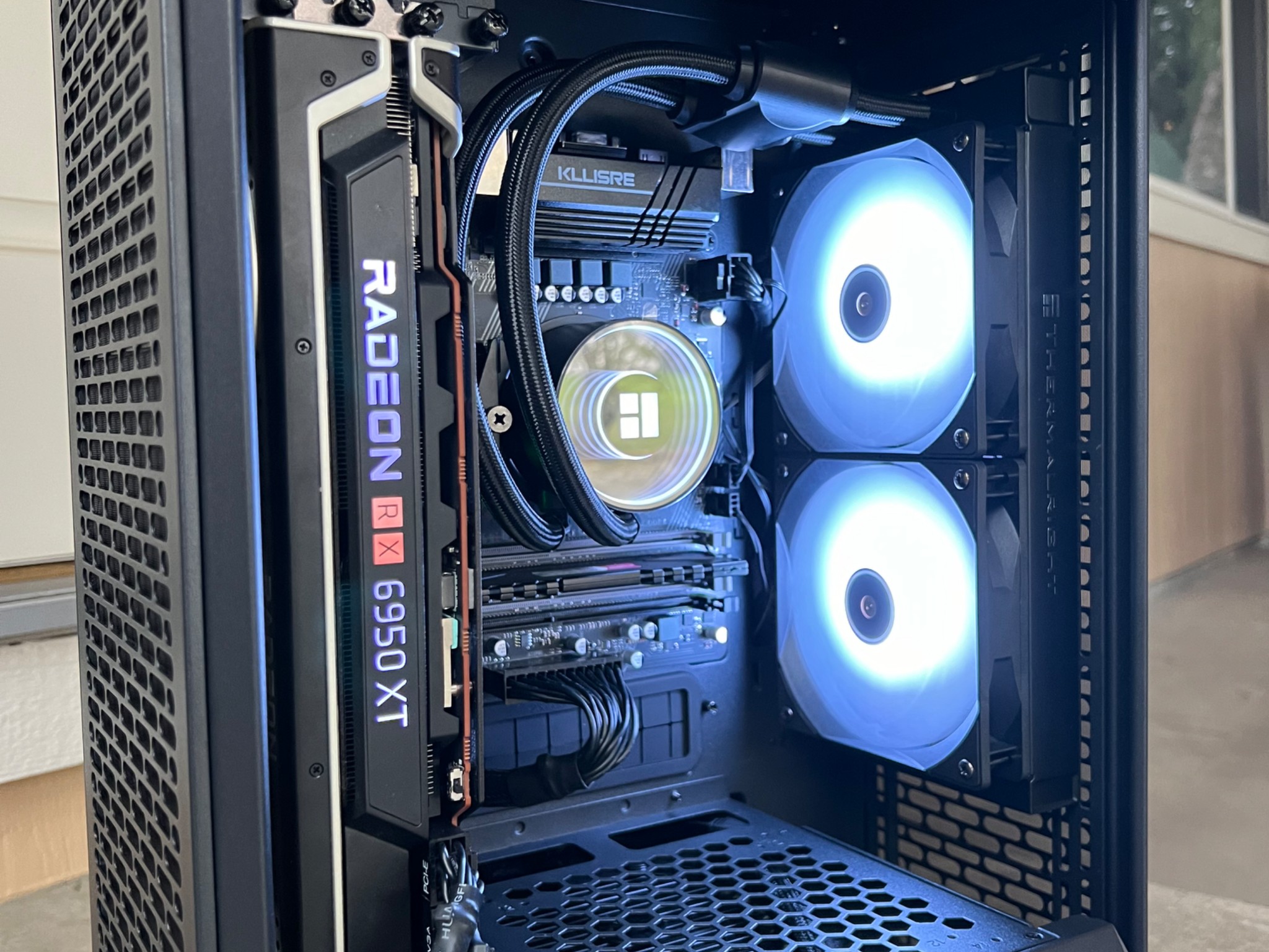 Rx 6950 XT 16GB | Ryzen 7 5800x | 32GB 3200mhz Corsair | 1tb nvme | 850w psu | windows 11 pro