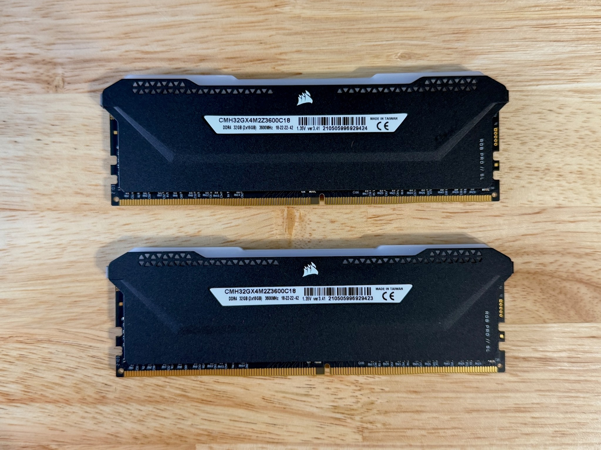 Corsair Vengeance RGB Pro SL 32 GB (2 x 16 GB) DDR4-3600 CL18