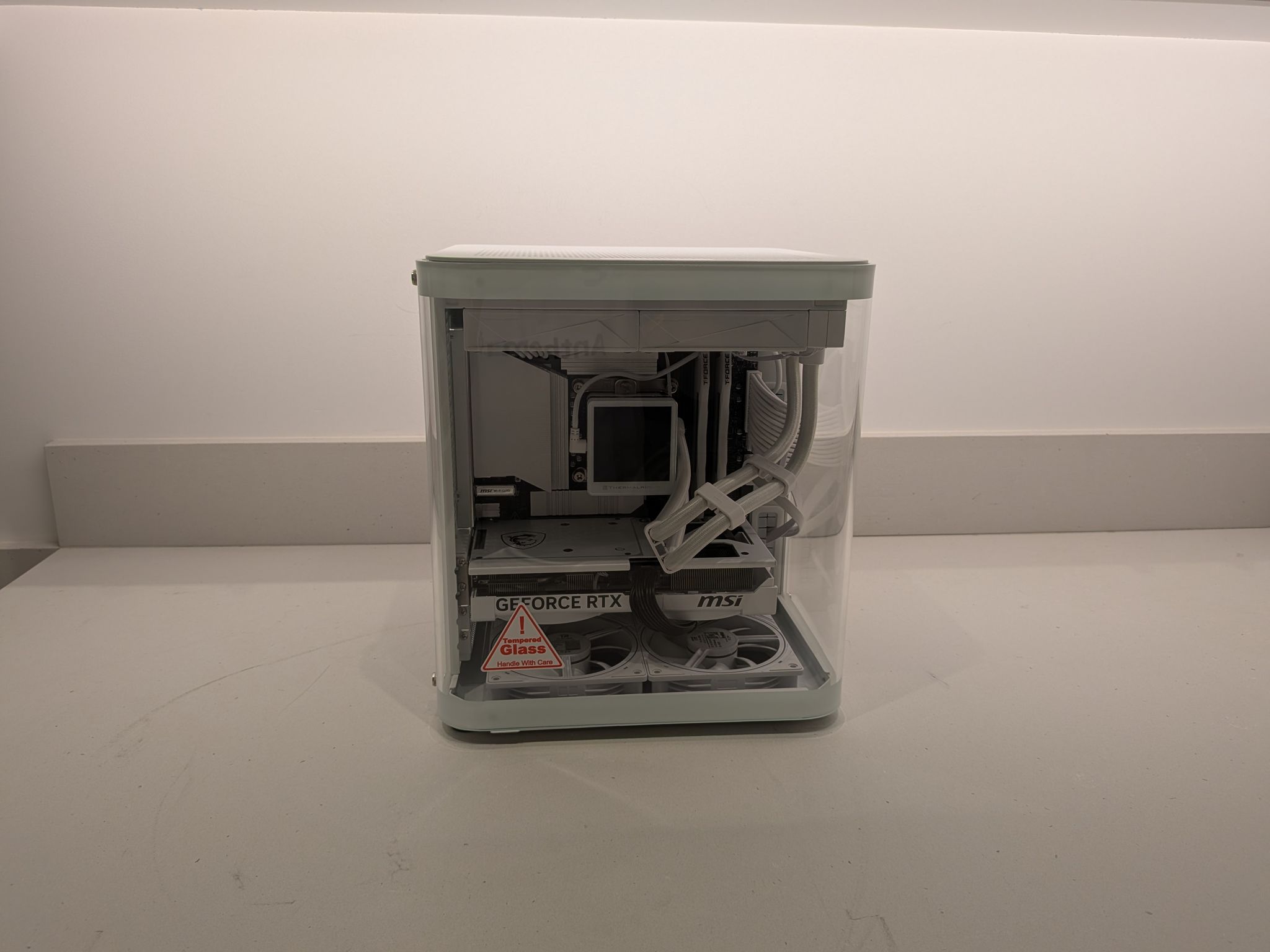 Bomb Devil Ice - RTX 5070, Intel Core Ultra 7 265K, 32 GB DDR5, 2 TB Gen 5 NVME, RGB, Liquid Cooled