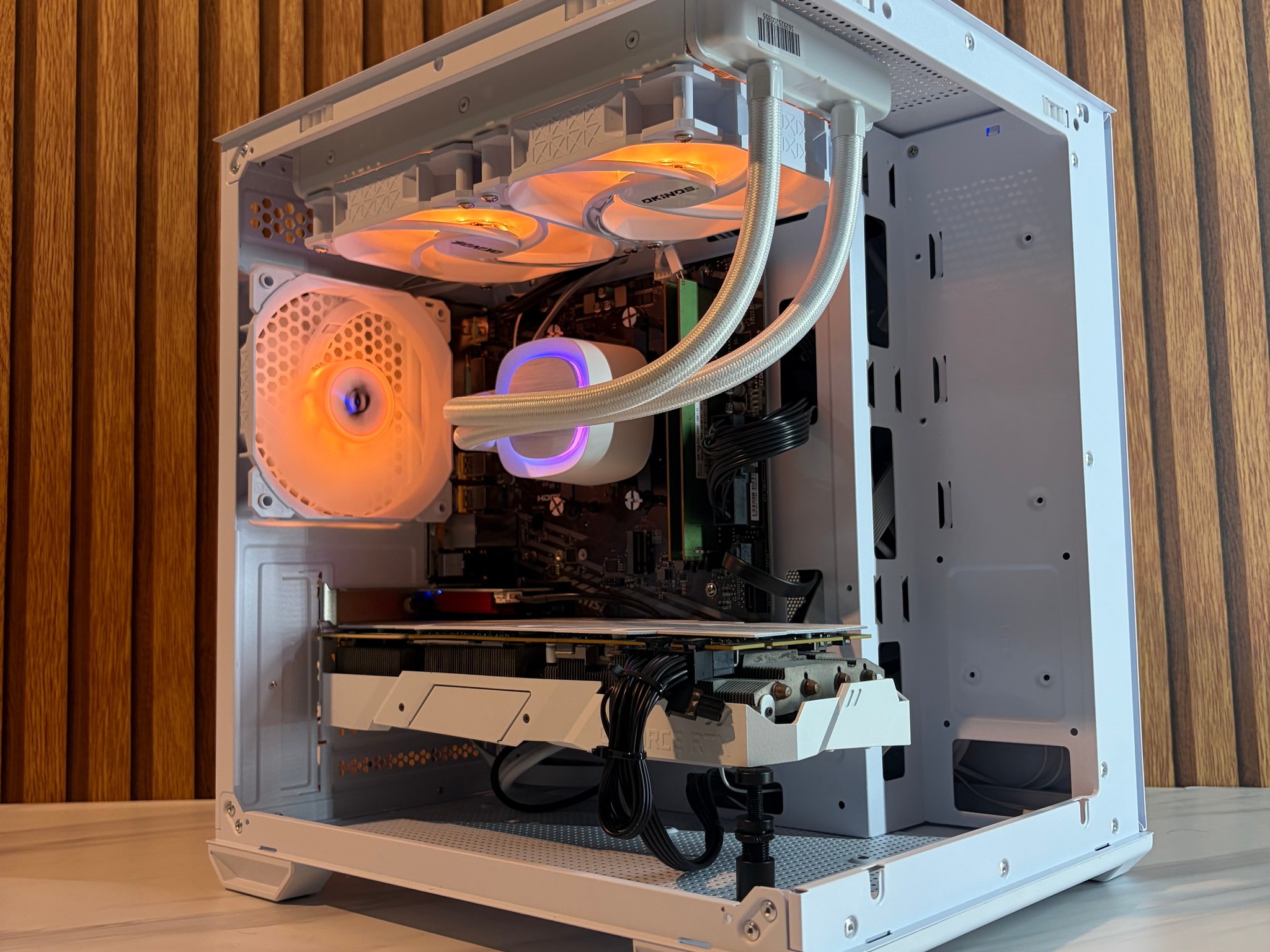 RTX 2070 SUPER | Ryzen 5 5500 | 16 GB DDR4 | 500GB SSD | 240MM