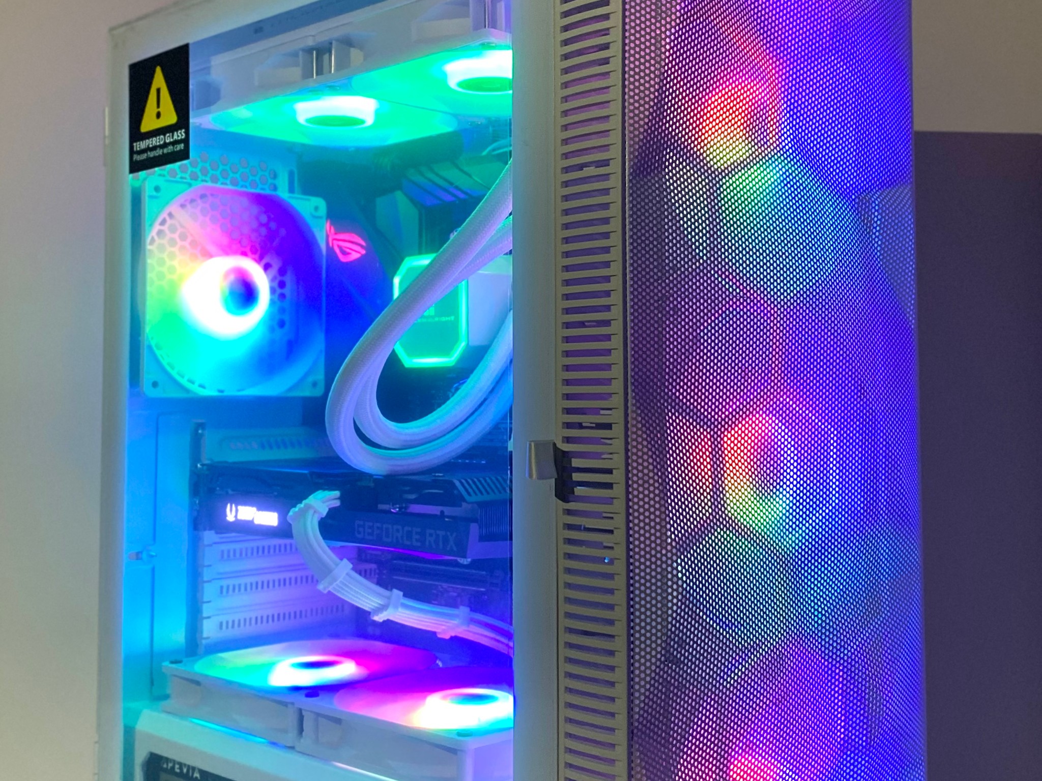 (Liquid Cooled) White⚪️Gaming PC| RTX 3060TI | Ryzen 5@4GHz| 16GB DDR4 RAM| 1TB NVMe SSD| Windows 11