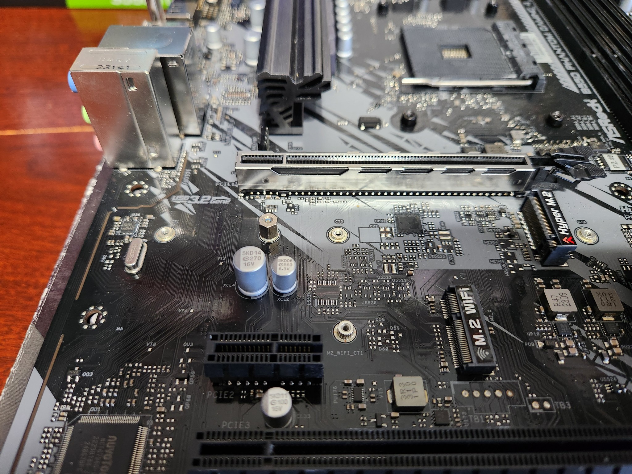 *FOR PARTS* ASRock B550 Phantom Gaming 4/ac AM4 AMD B550 SATA 6Gb/s ATX AMD Motherboard