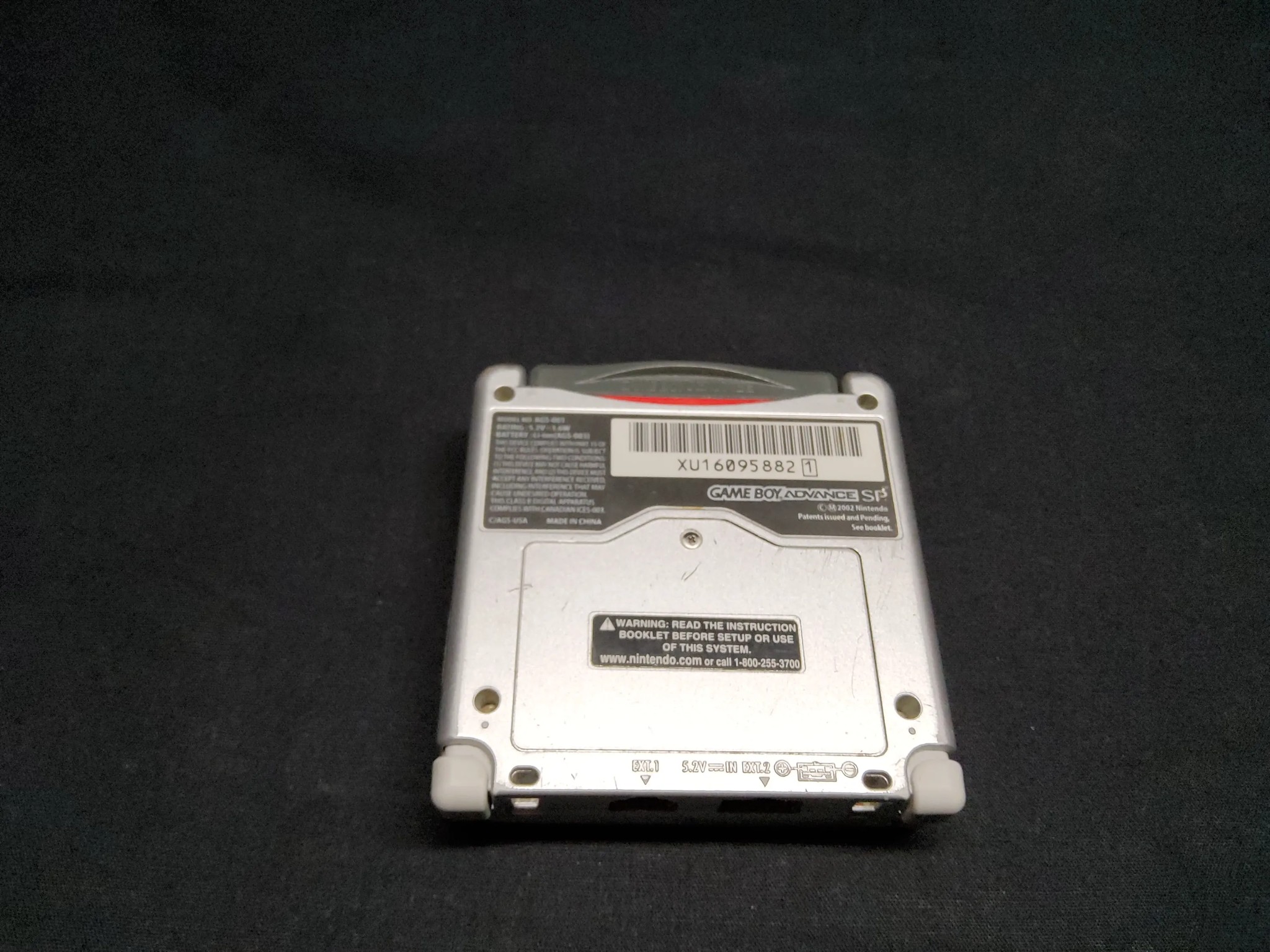 GameBoy Advance SP + The Legend of Zelda : The Minish Cap