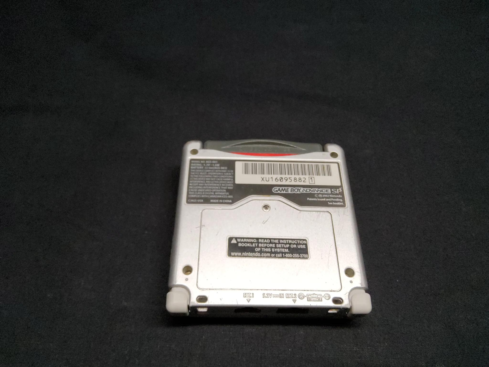 GameBoy Advance SP + The Legend of Zelda : The Minish Cap