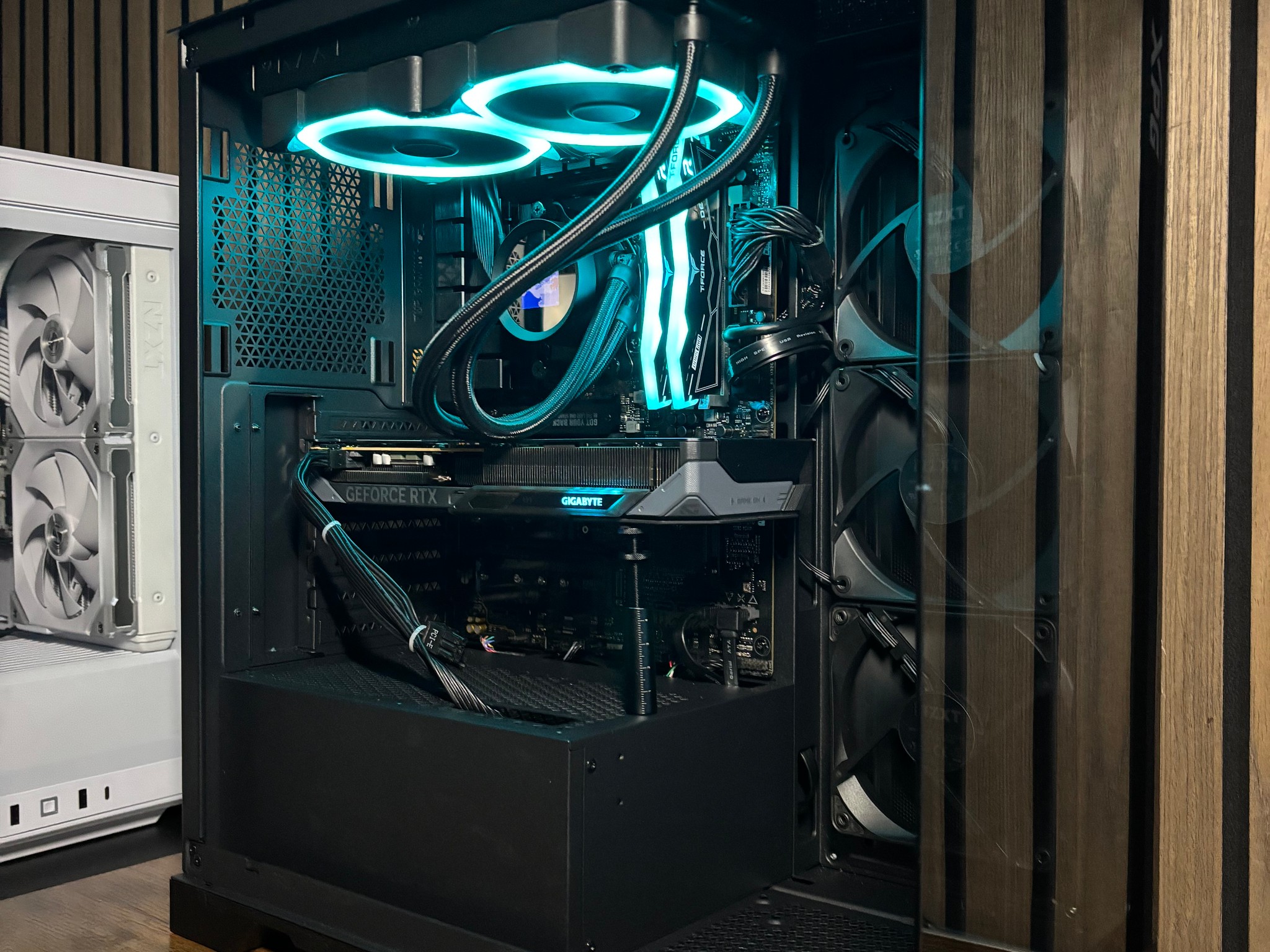 🦋◼️ RTX 5060 | RYZEN 5 7600 ◼️🦋 GAMING PC
