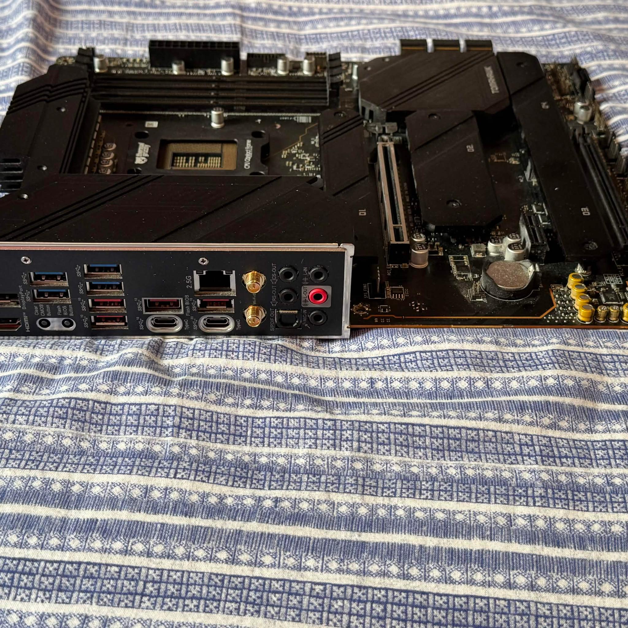 MSI MAG Z790 TOMAHAWK WIFI Motherbaord + Contact Frame