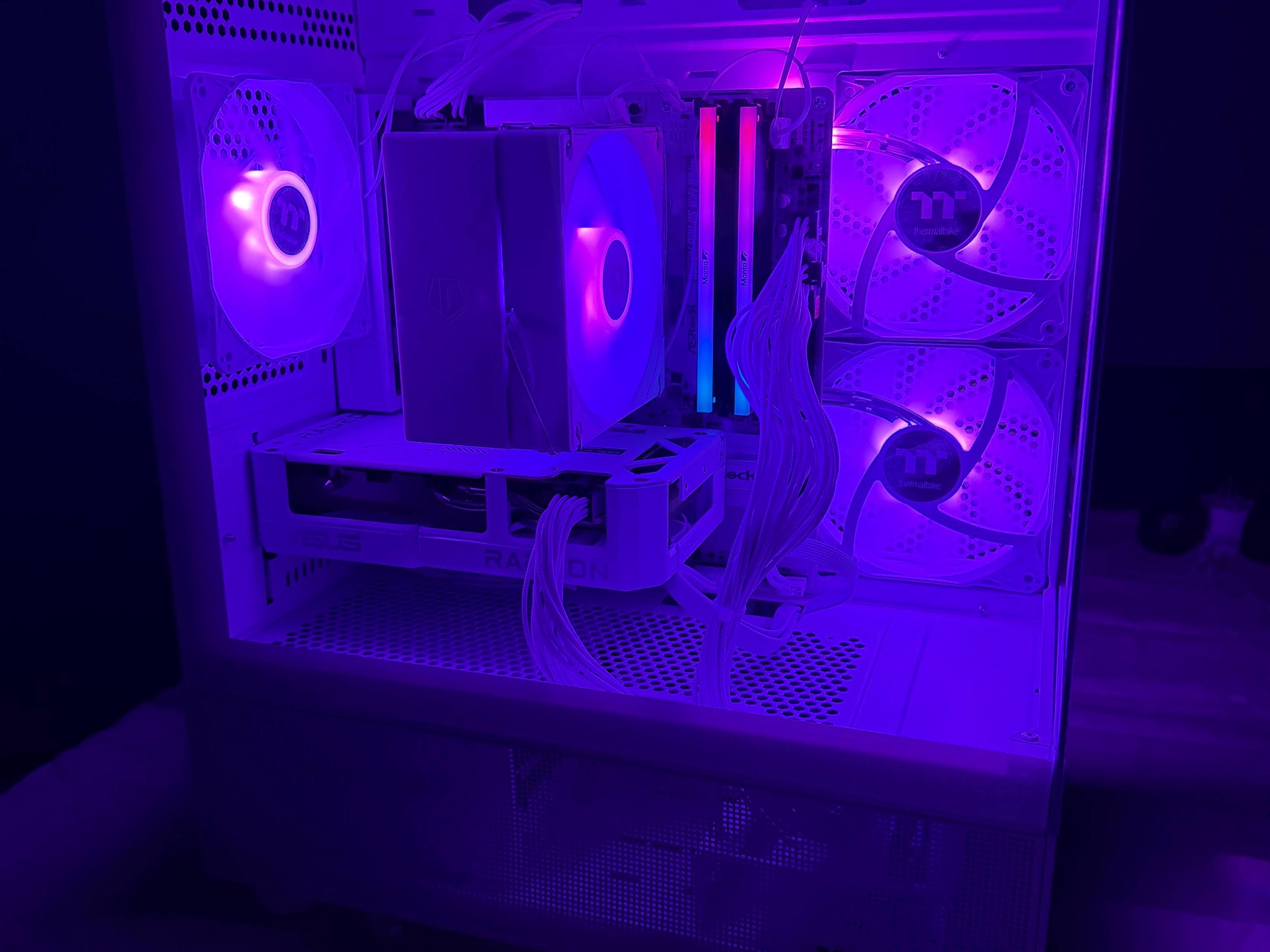 Brand New Custom Gaming PC | RX 9060 XT 16GB | Ryzen 5 9600X | 32 GB DDR5 RAM | 2TB NVMe SSD Gen 5