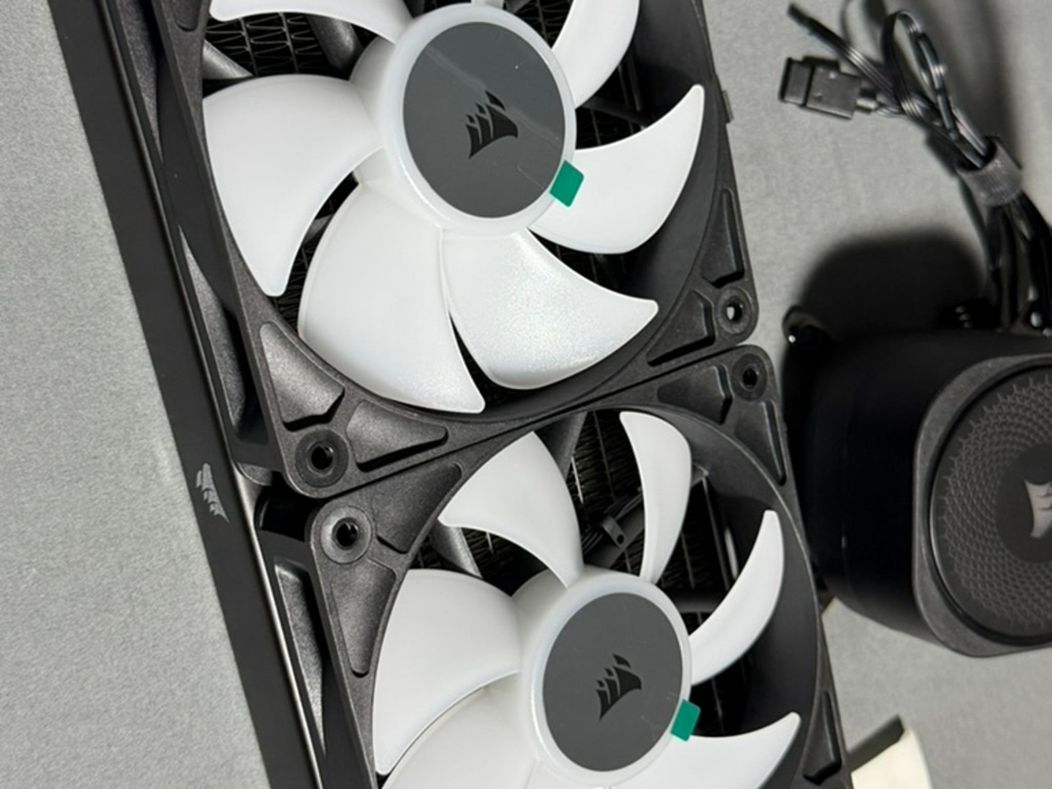 CORSAIR Nautilus 240 RS ARGB Liquid CPU Cooler Black ‎CW-9060092-WW